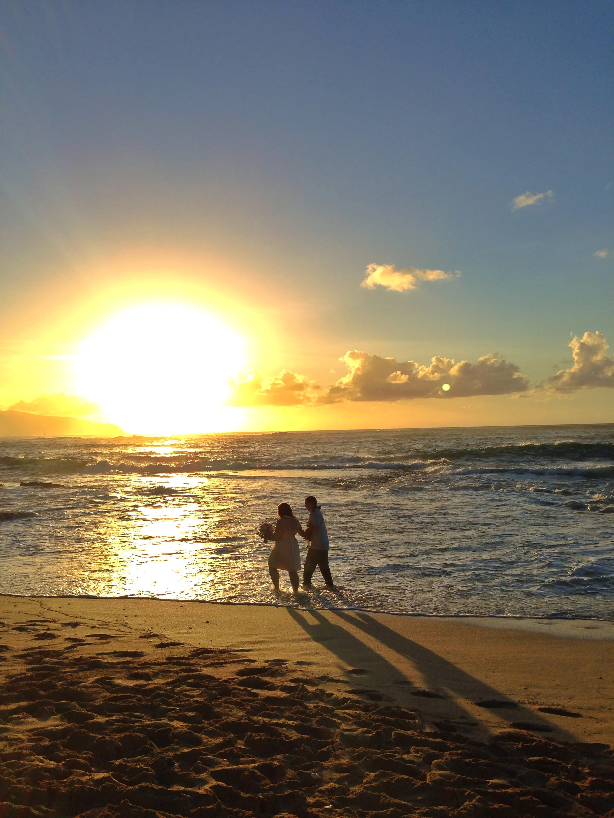 jacqueline-caleb-hawaii-beach-north-shore-sunset