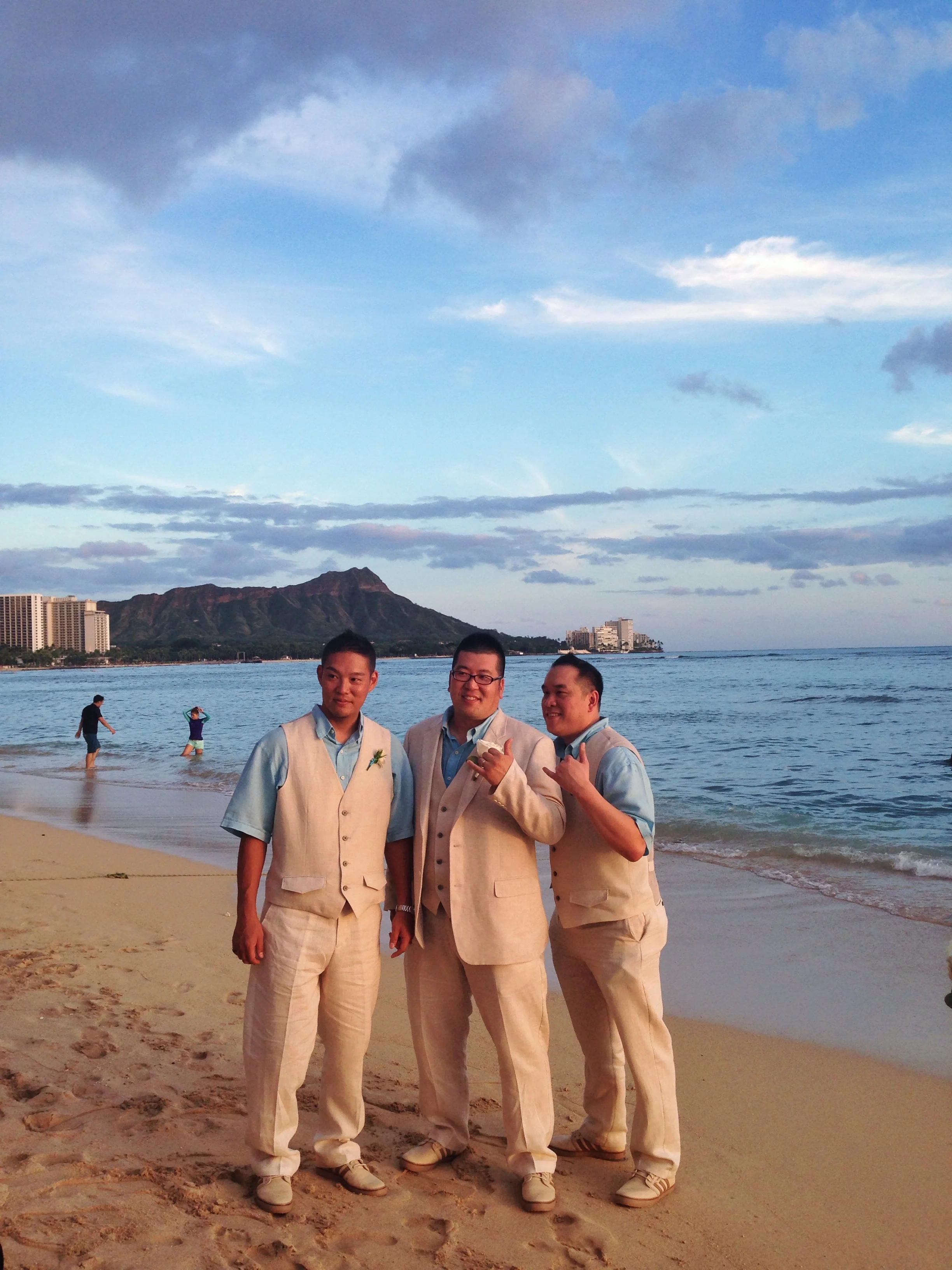 akemi-brett-groomsmen