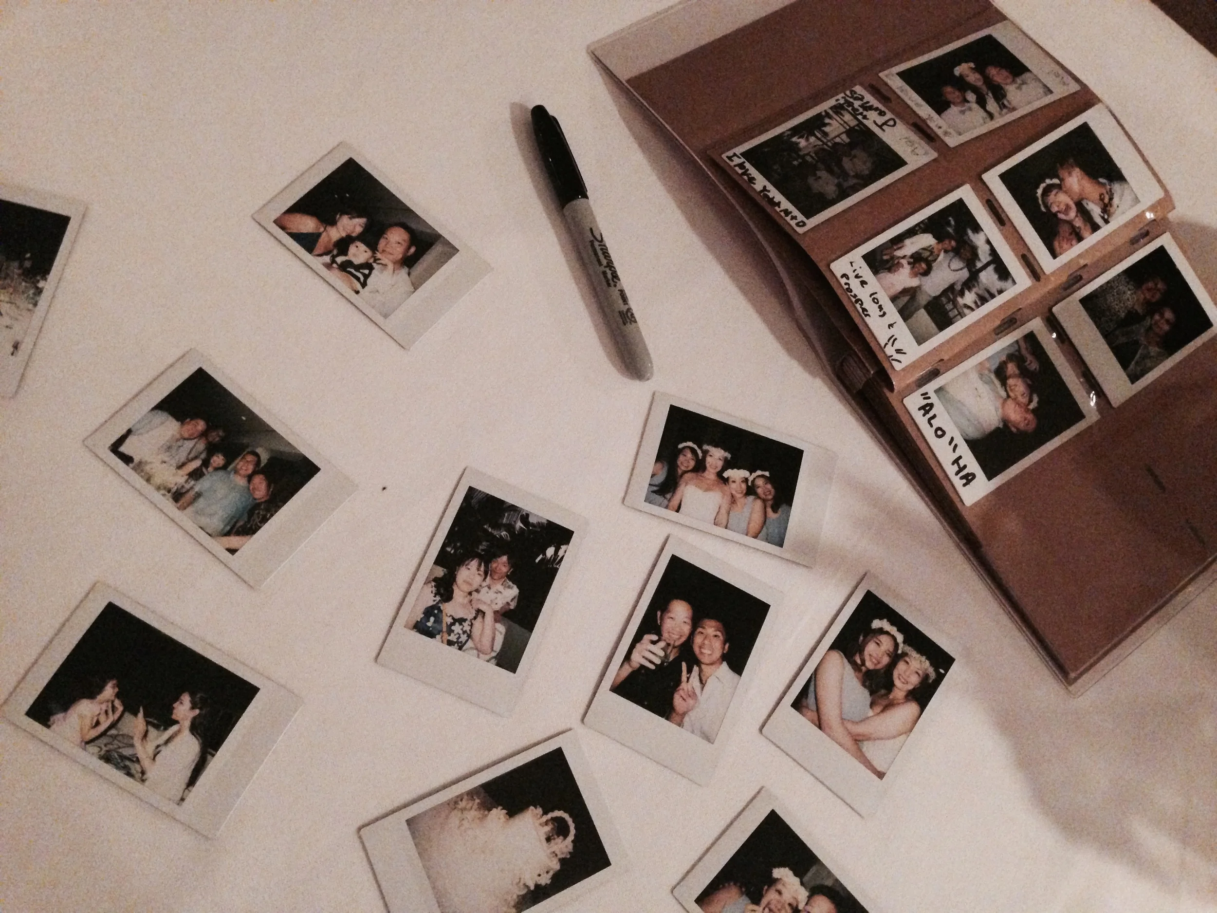 halekulani-wedding-guest-sign-in-book-polaroid-pictures