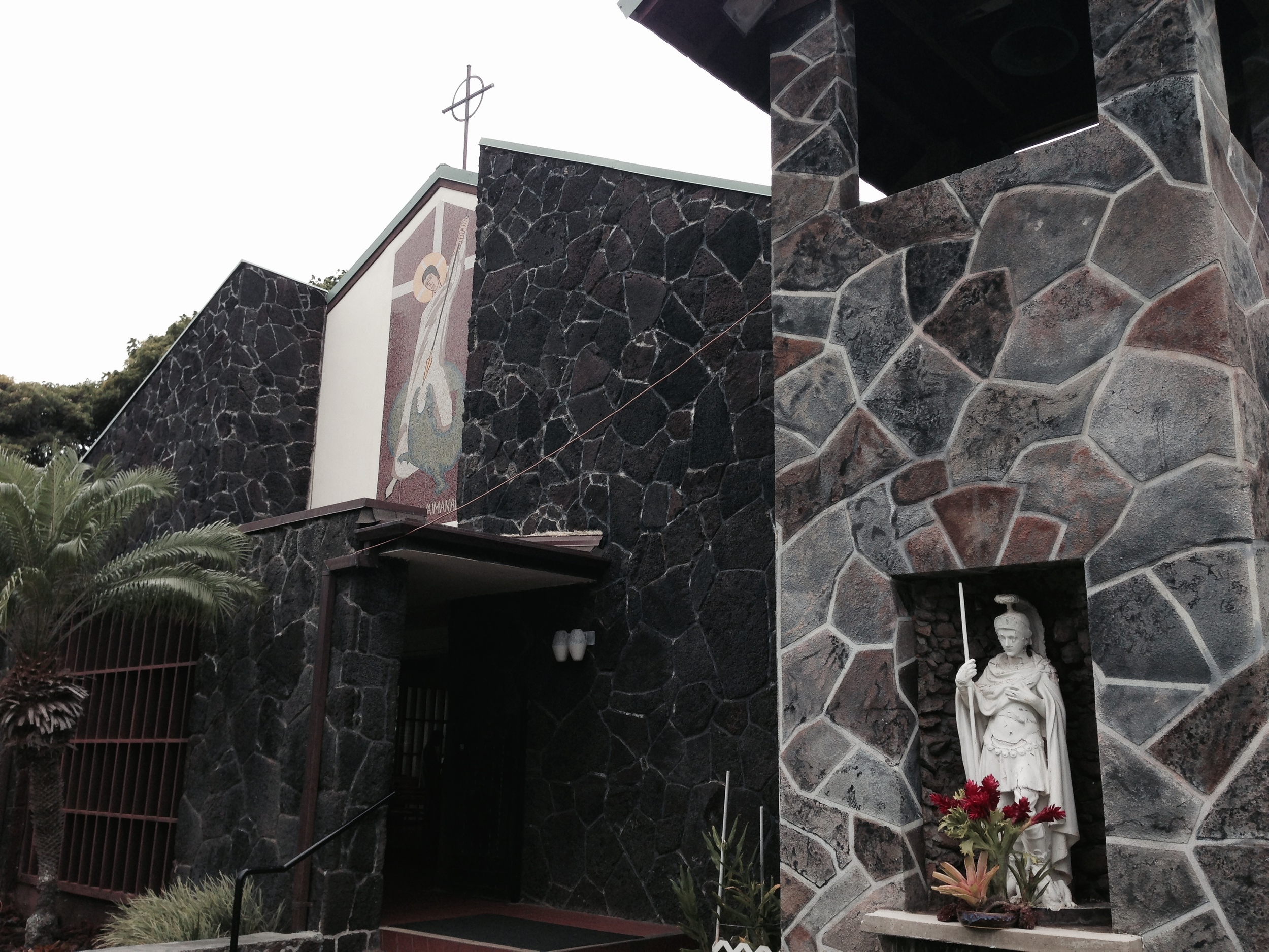 saint-george-waimanalo-church-wedding-ceremony