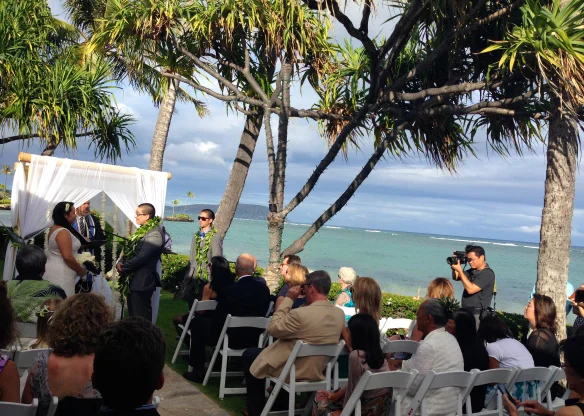 4-waialae-country-club-outdoor-beach-wedding.jpg