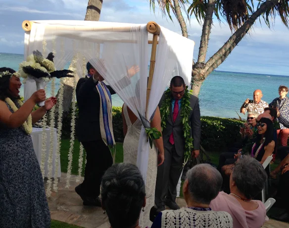 6-hawaii-jewish-wedding.jpg