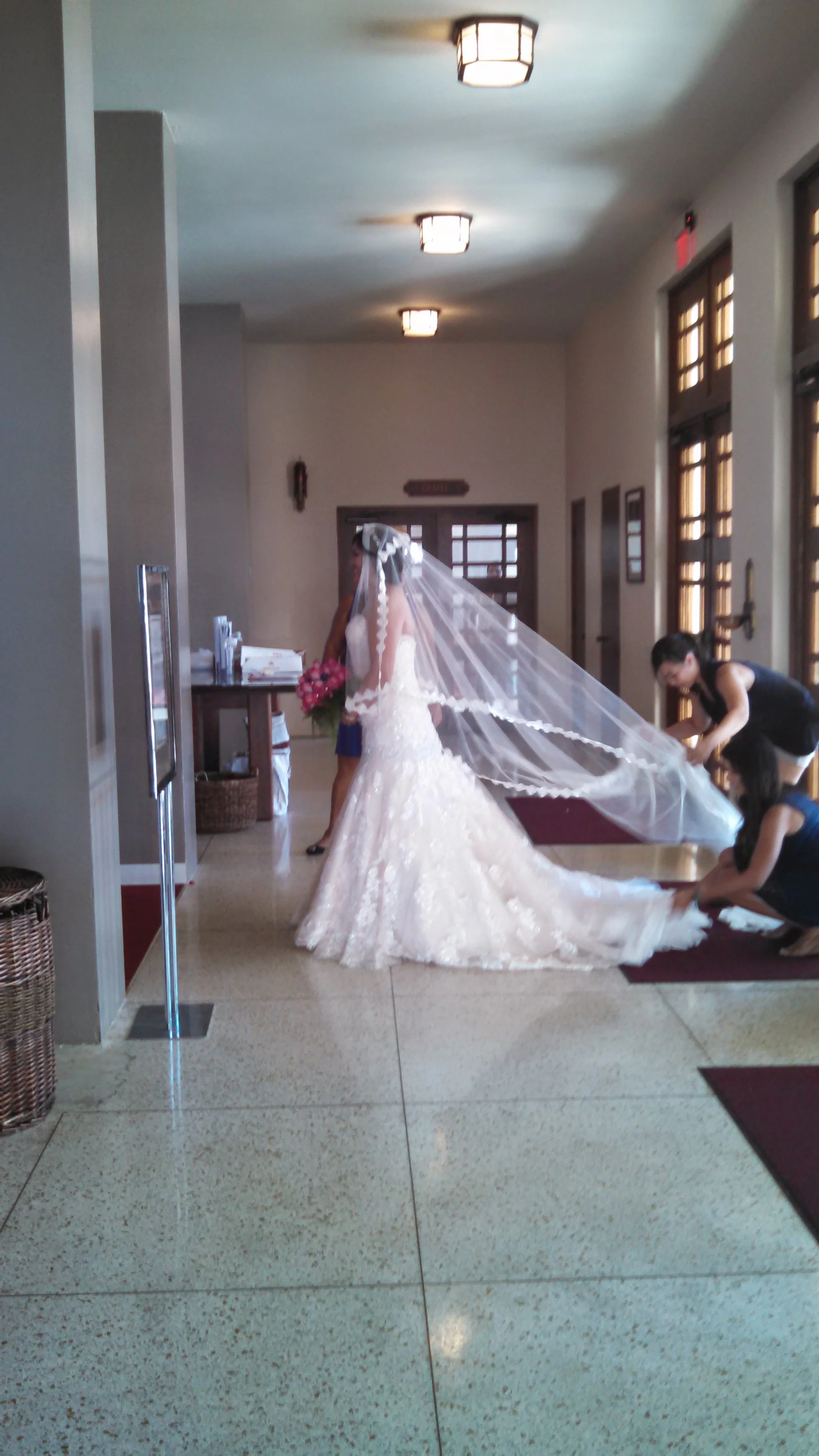 8-hawaii-church-wedding-bride-mavel.jpg