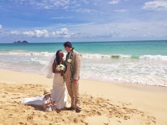 11-leo-mai-waimanalo-beach-wedding-hawaii.jpg