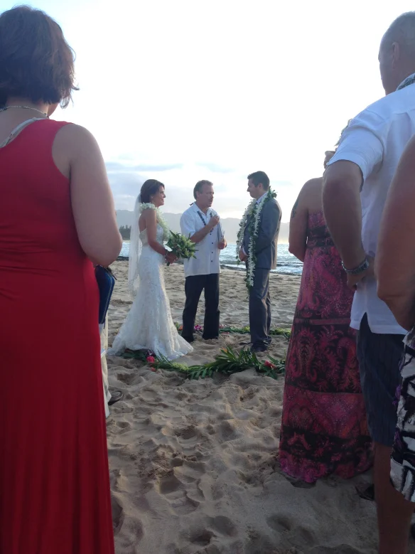 6-north-shore-beach-ceremony.jpg