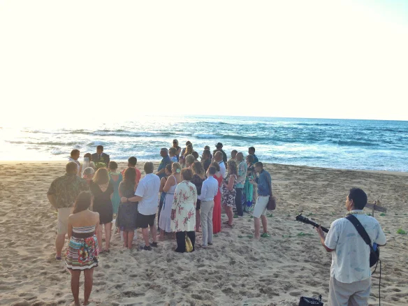 8-nate-kelly-papailoa-beach-ceremony.jpg
