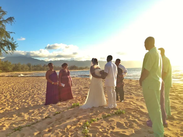 7-papailoa-beach-wedding-party-purple-green.jpg