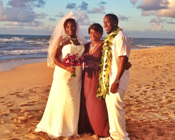 13-chris-brittany-family-hawaii-beach-wedding.jpg