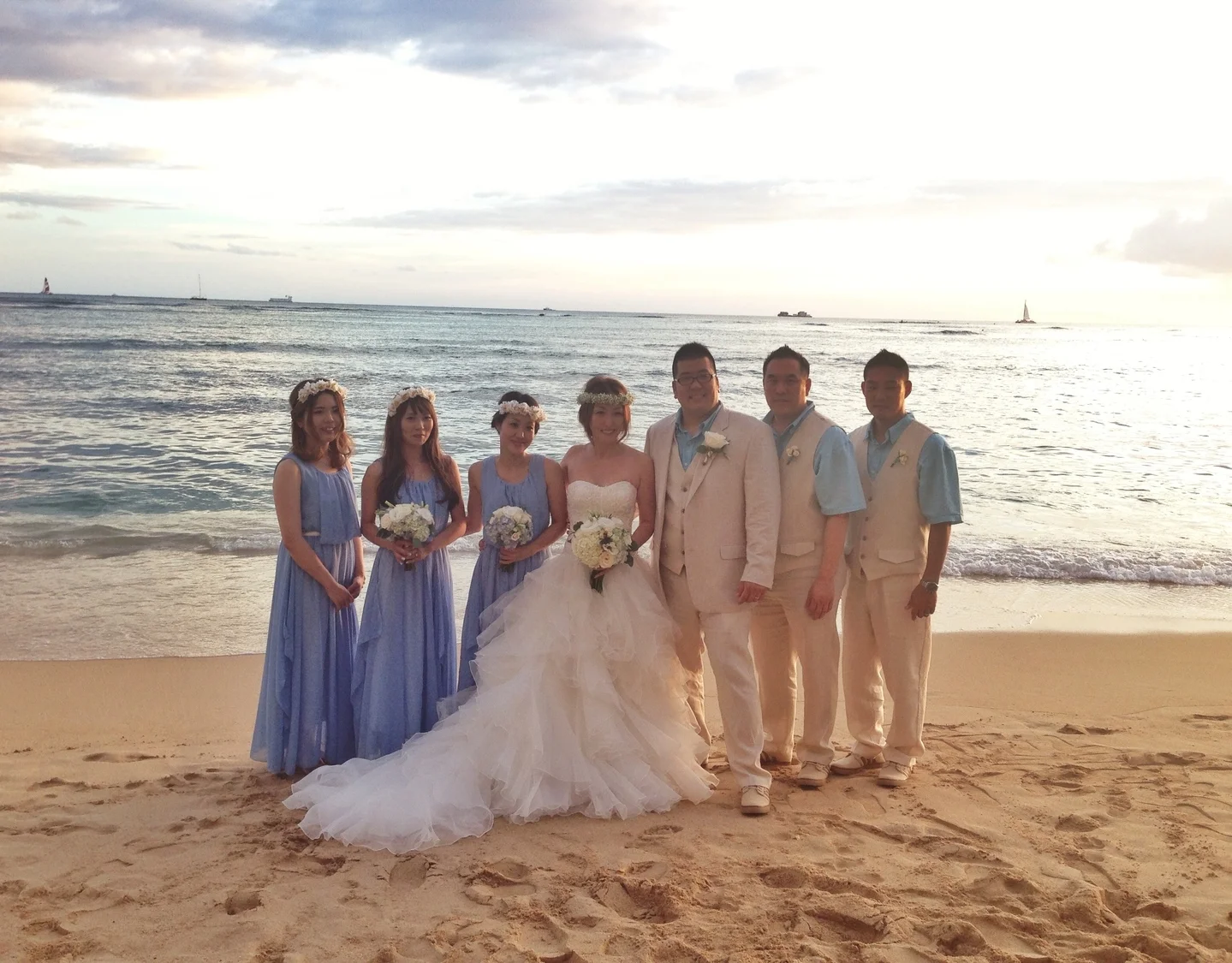 15-wedding-party-waikiki-beach-sunset.JPG