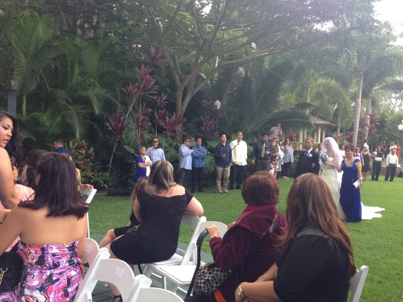bella sophia estate hawaii wedding.jpg