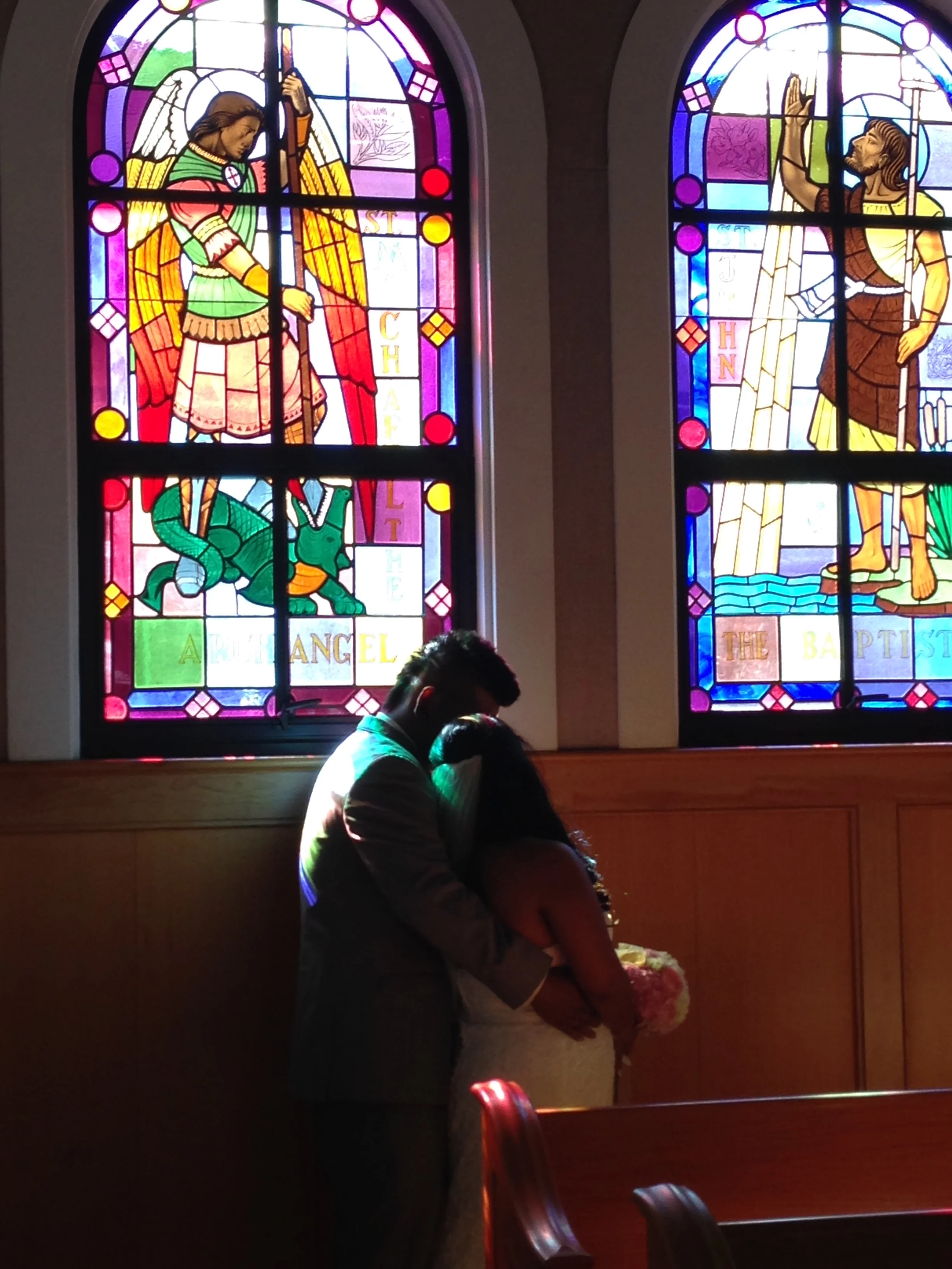 19-oahu-church-wedding-ceremony-glass-stain-windows.JPG