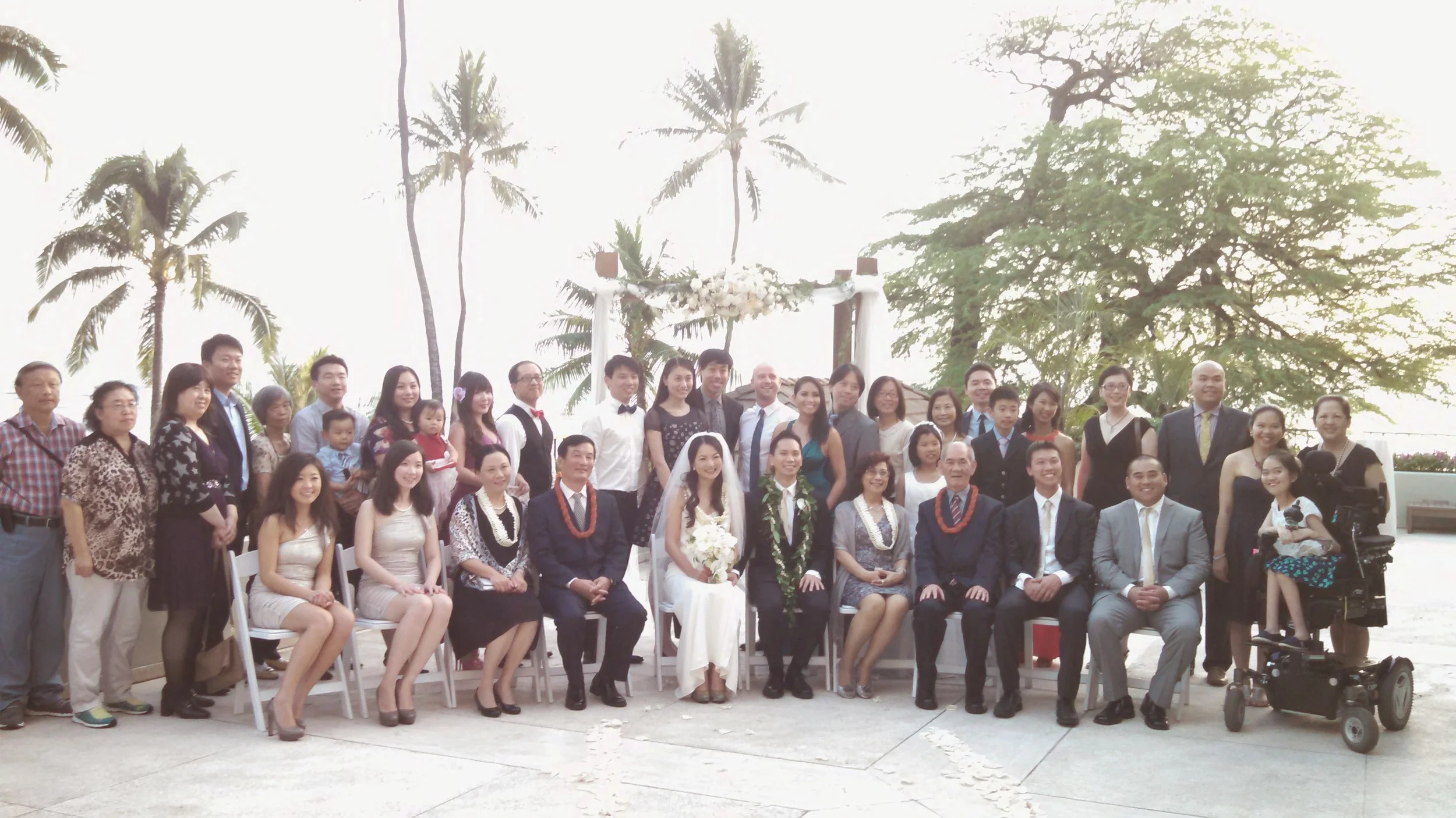 16-hawaii-bride-groom-family.jpg
