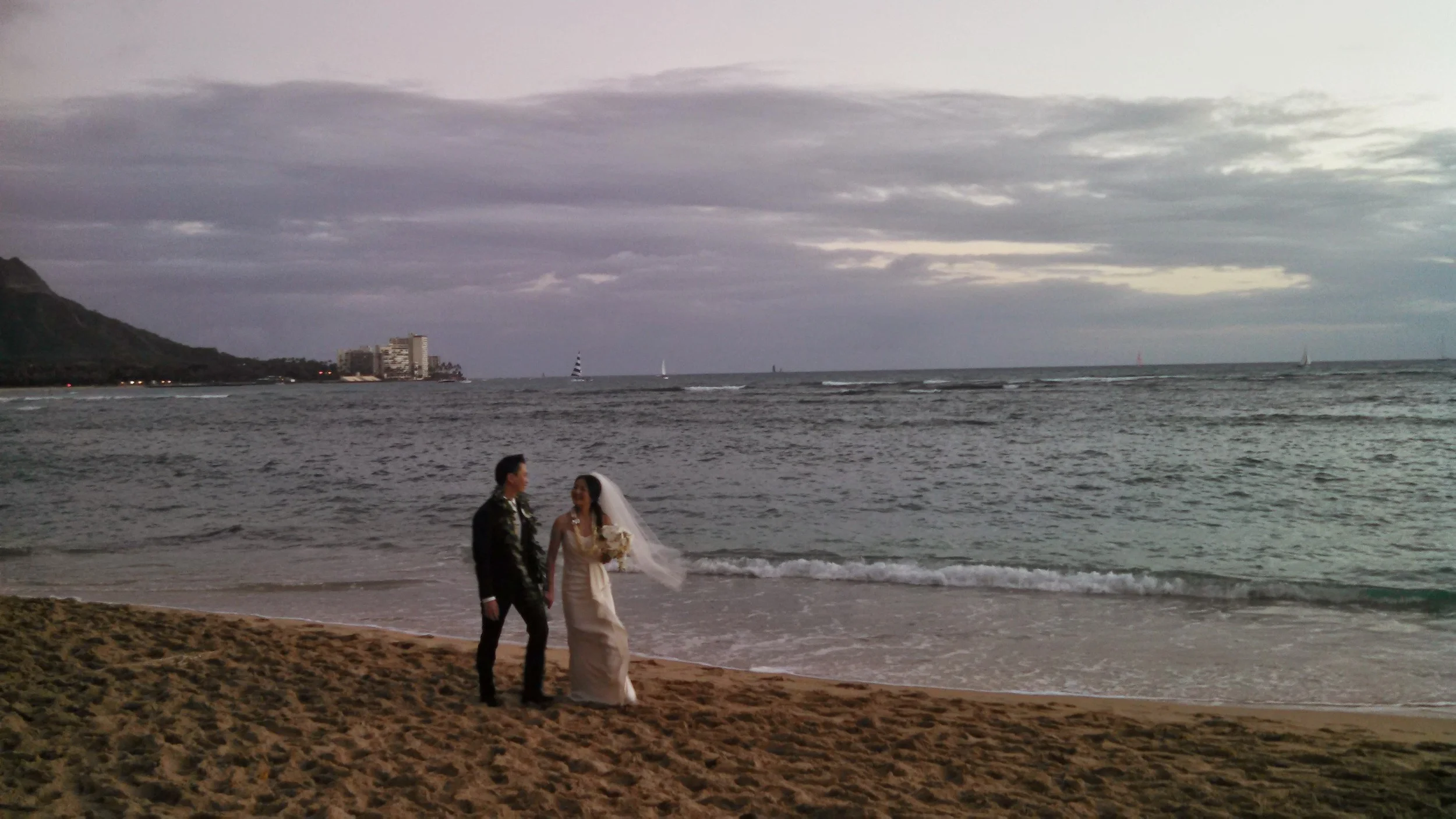 17-waikiki-sunset-wedding.jpg