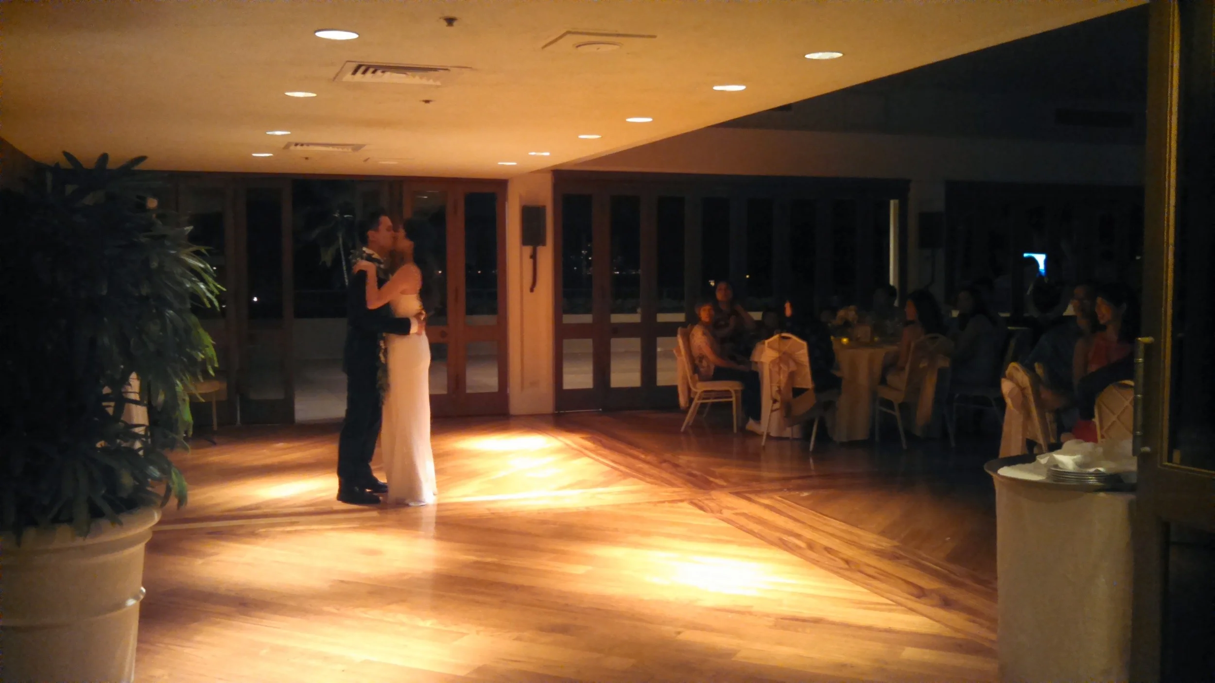 28-first-dance-halekulani.jpg