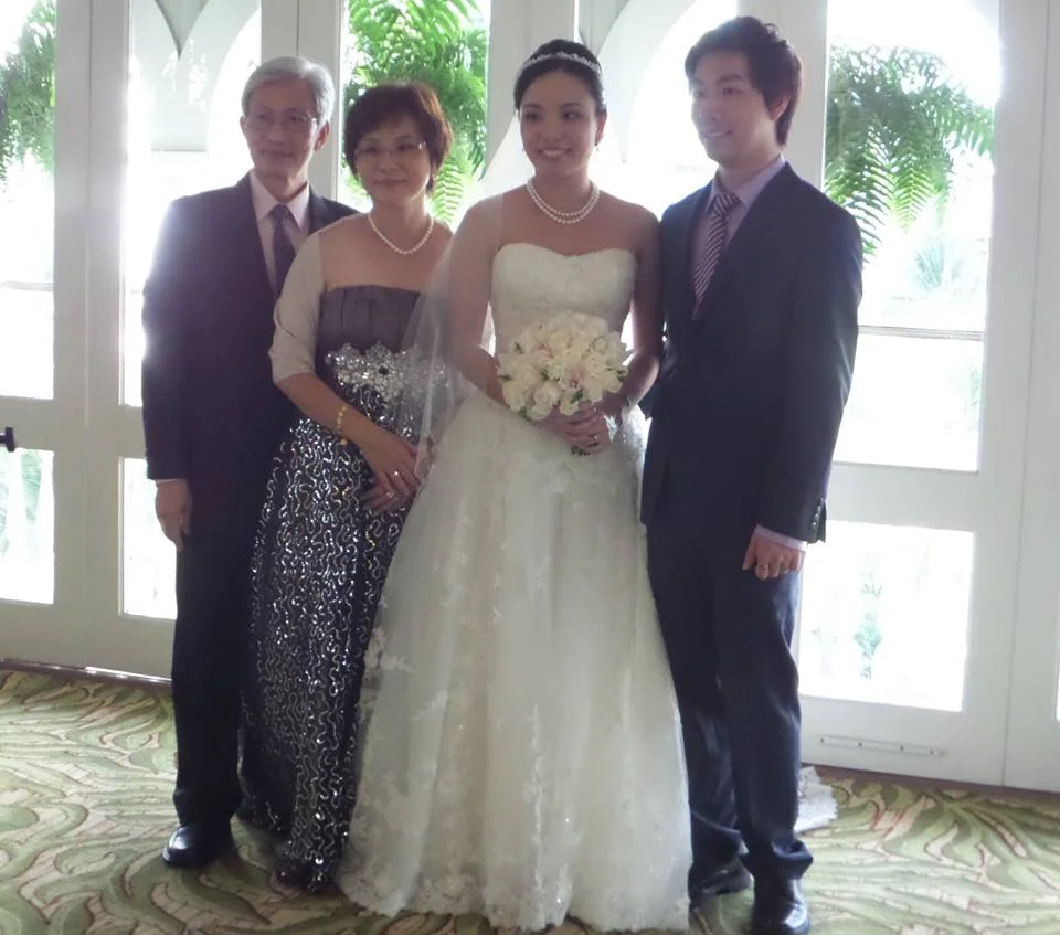 7-alex-hawaii-wedding-party.jpg