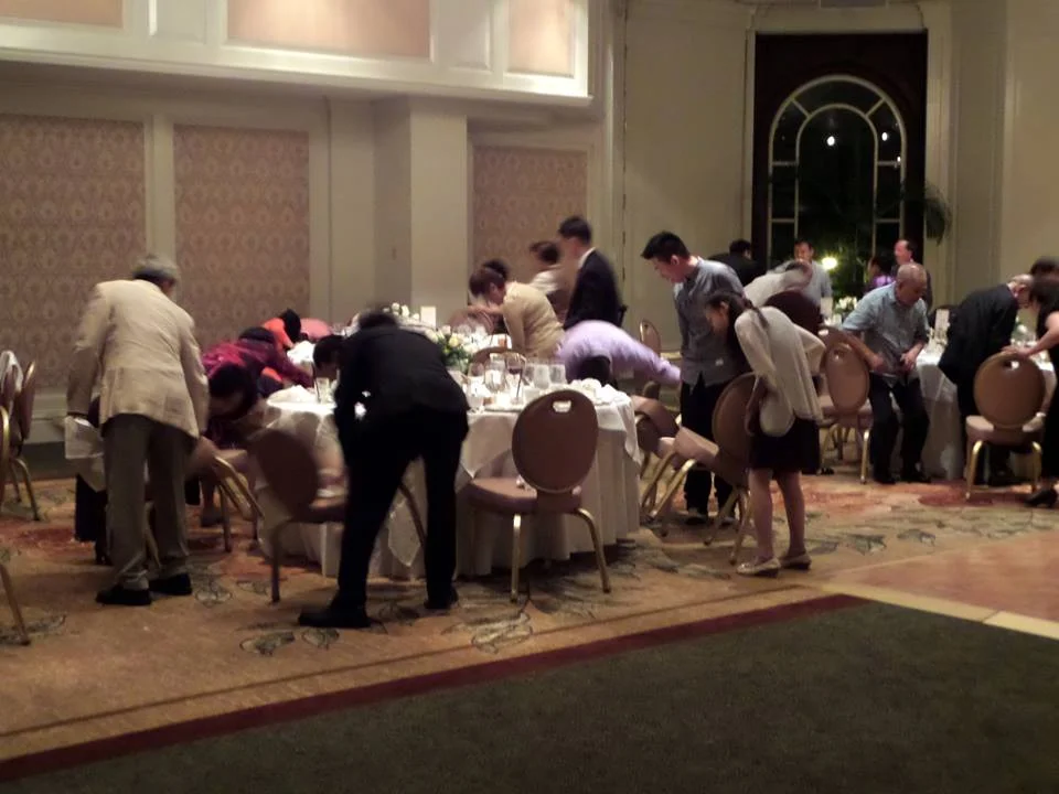 31-hawaii-wedding-traditions-games.jpg