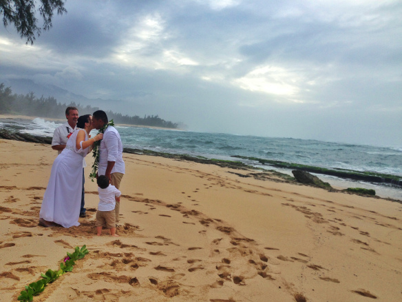 10-papailoa-beach-wedding-ceremony.jpg