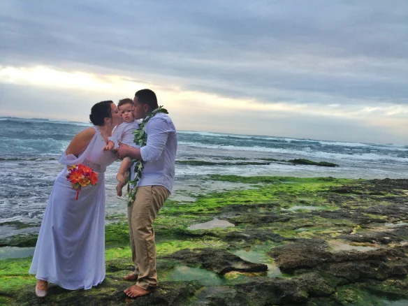 15-ashlene-roy-family-oahu-hawaii-wedding.jpg