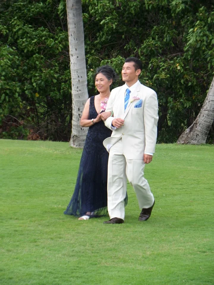 16-ky-hawaii-groom-entrance.jpg