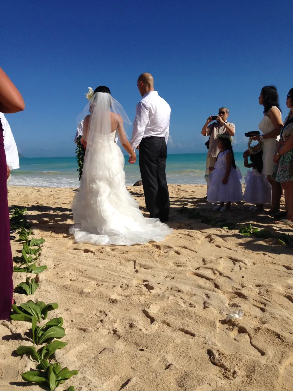 8-jayson-abbie-beach-wedding-ceremony.jpg