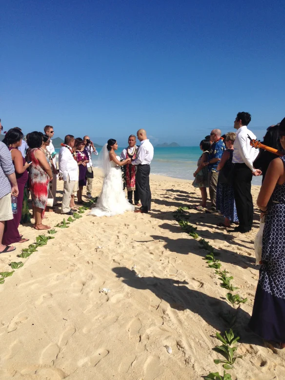 11-jayson-abbie-waimanalo-beach-wedding.jpg
