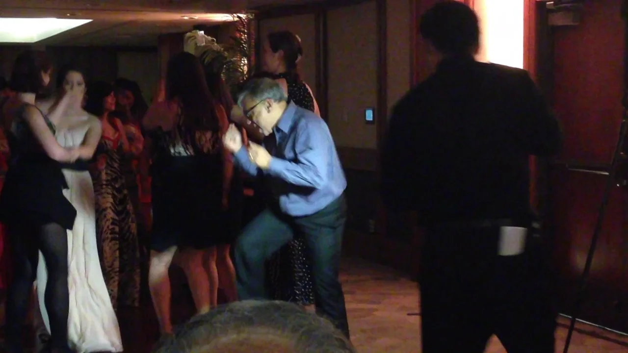 Flash Mob - Daniel & Shanna's Hawaii Wedding 1-3-15