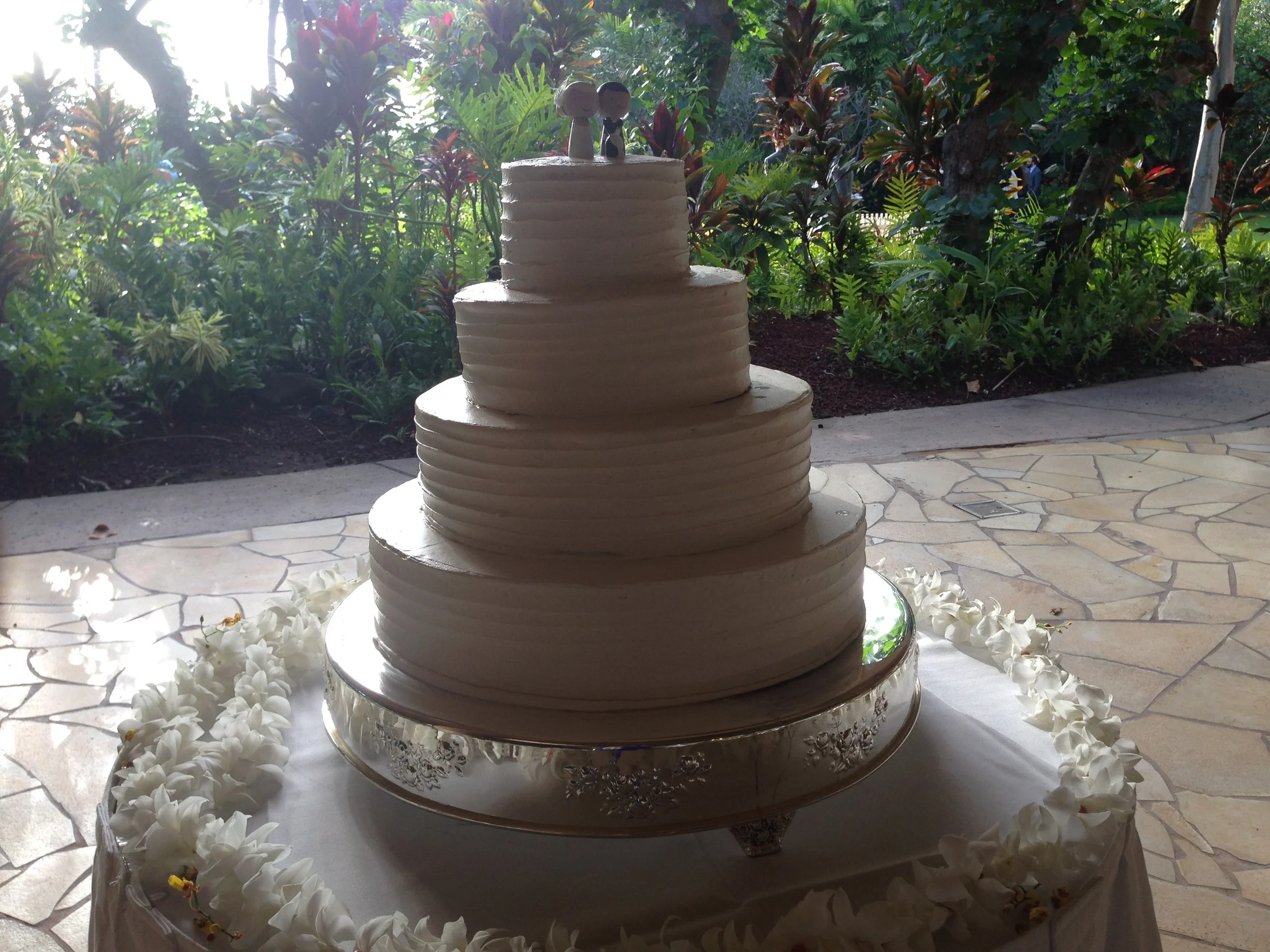 12-wedding-cake-hale-koa.JPG