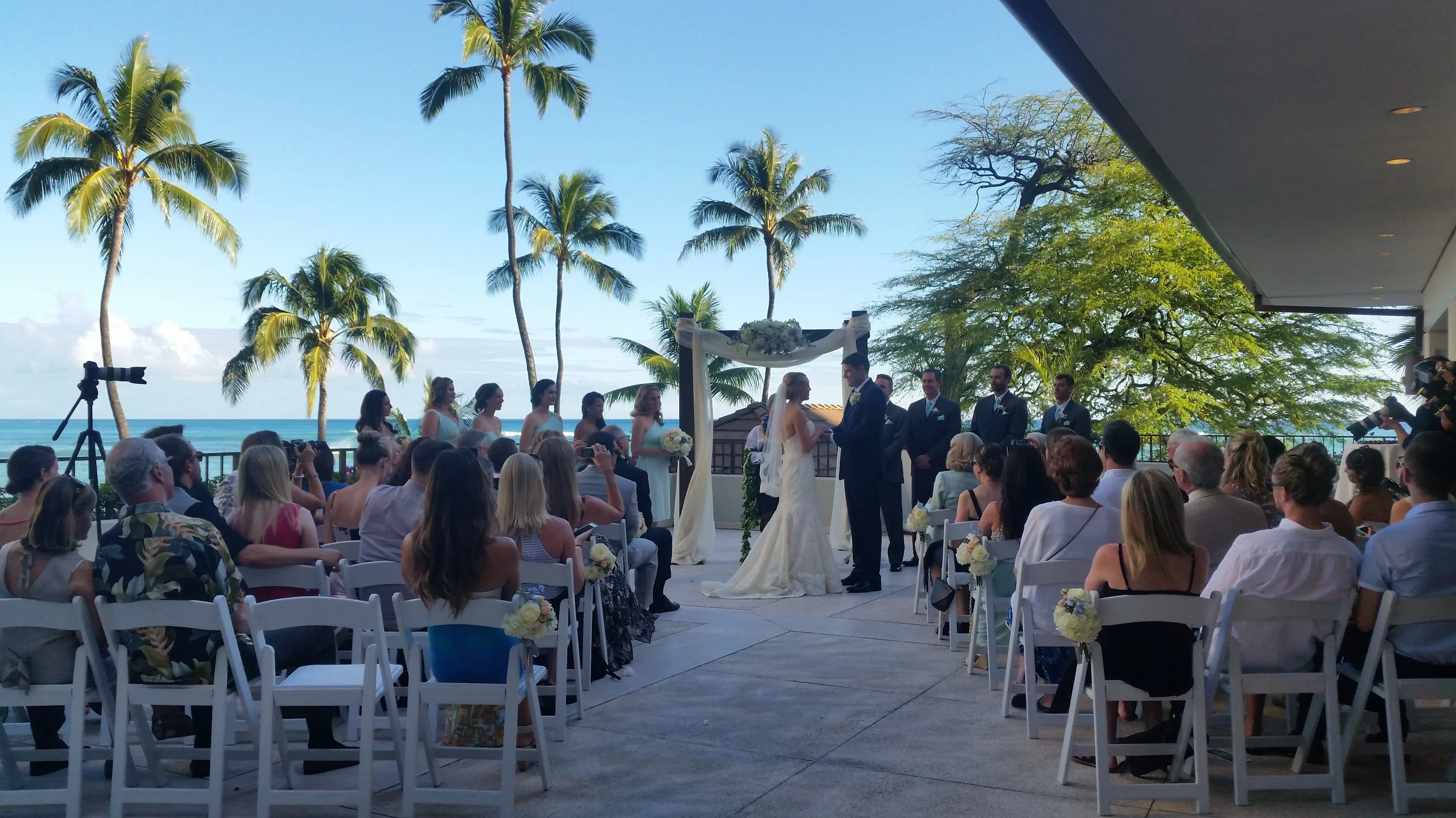 halekulani-hau-terrace-wedding-A.jpg