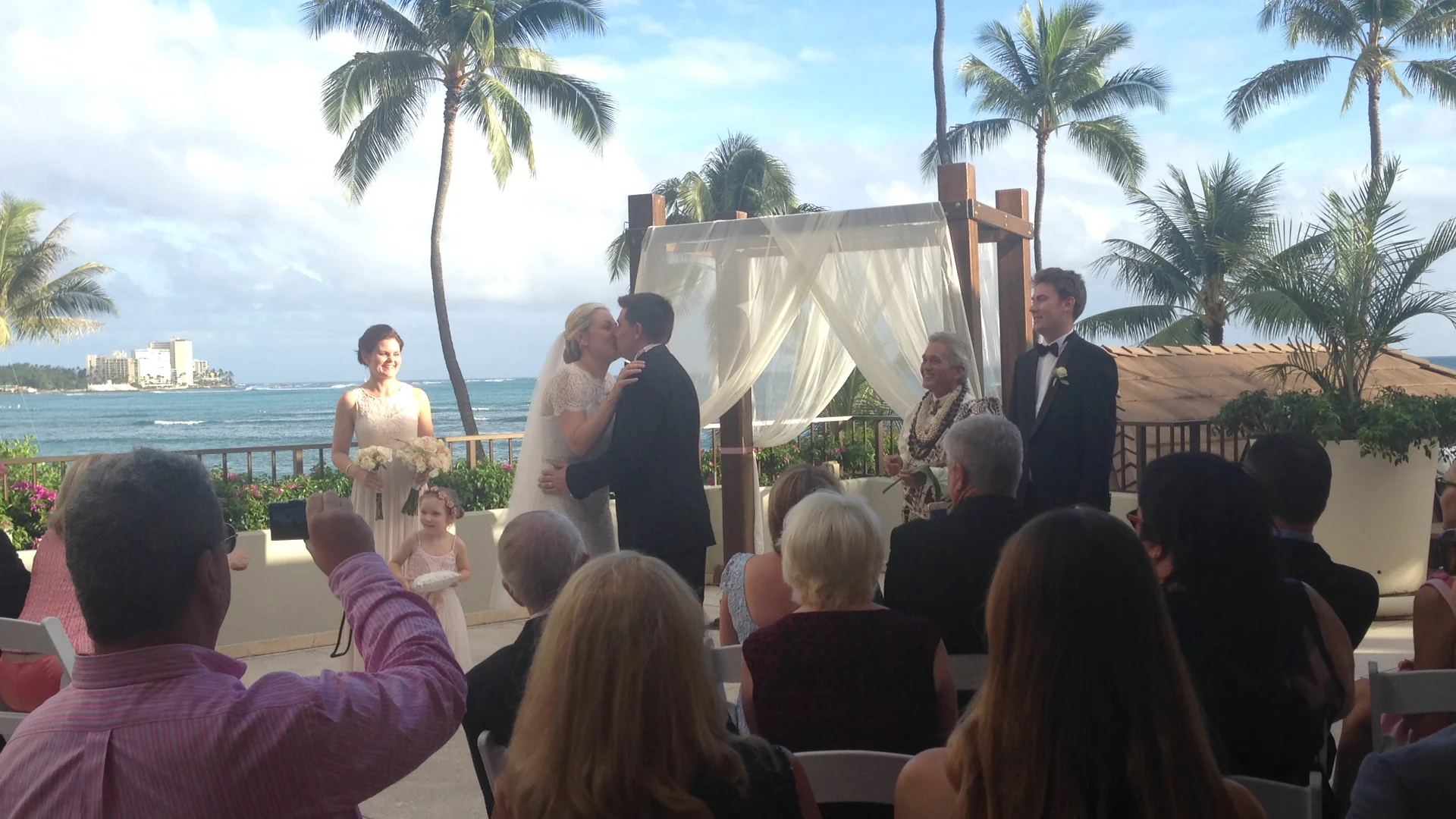 10-halekulani-hau-terrace-wedding.JPG