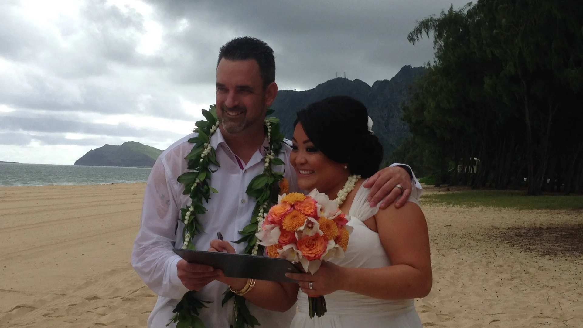 8-oahu-beach-wedding.JPG