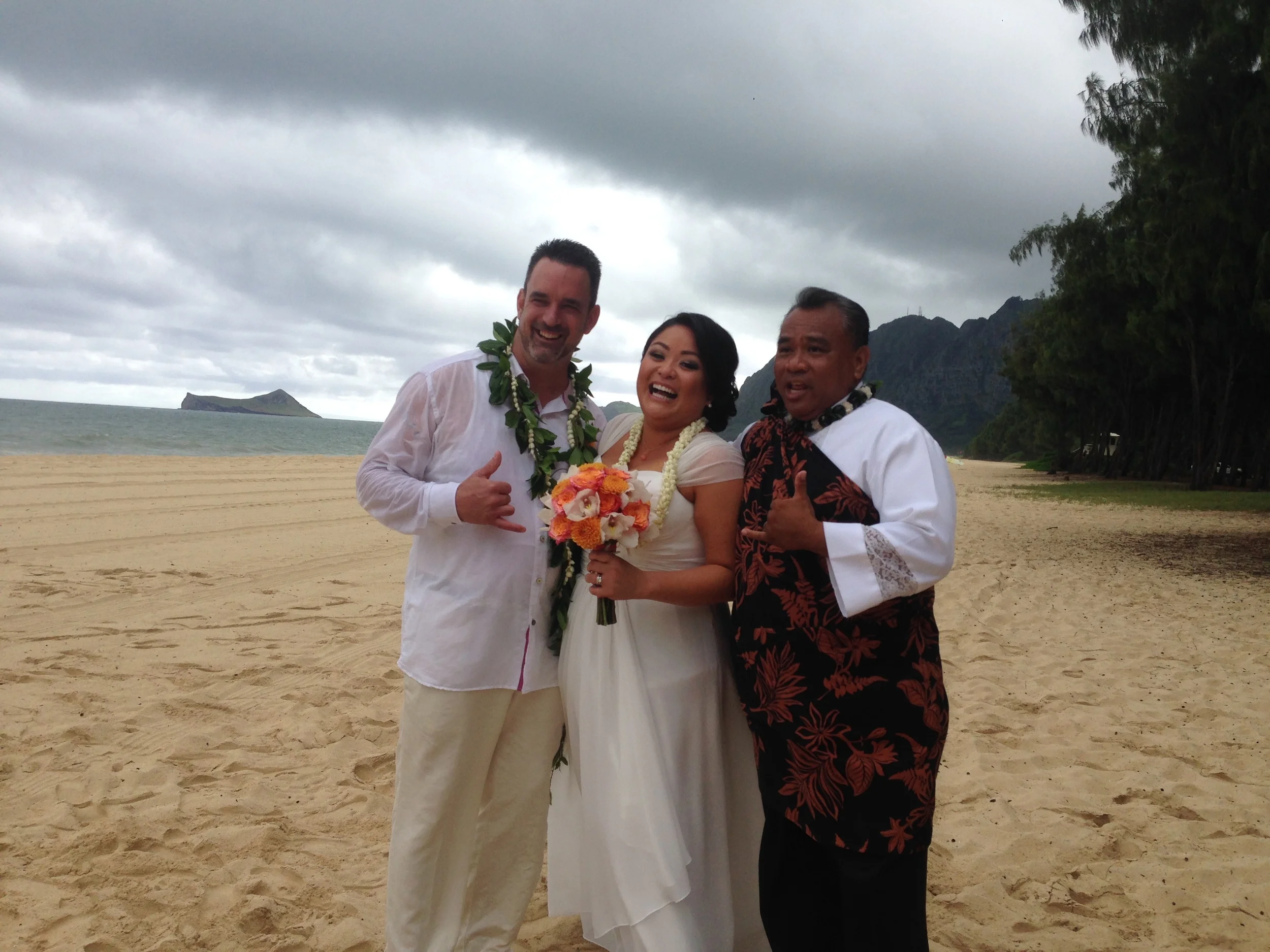 10-oahu-beach-wedding.JPG