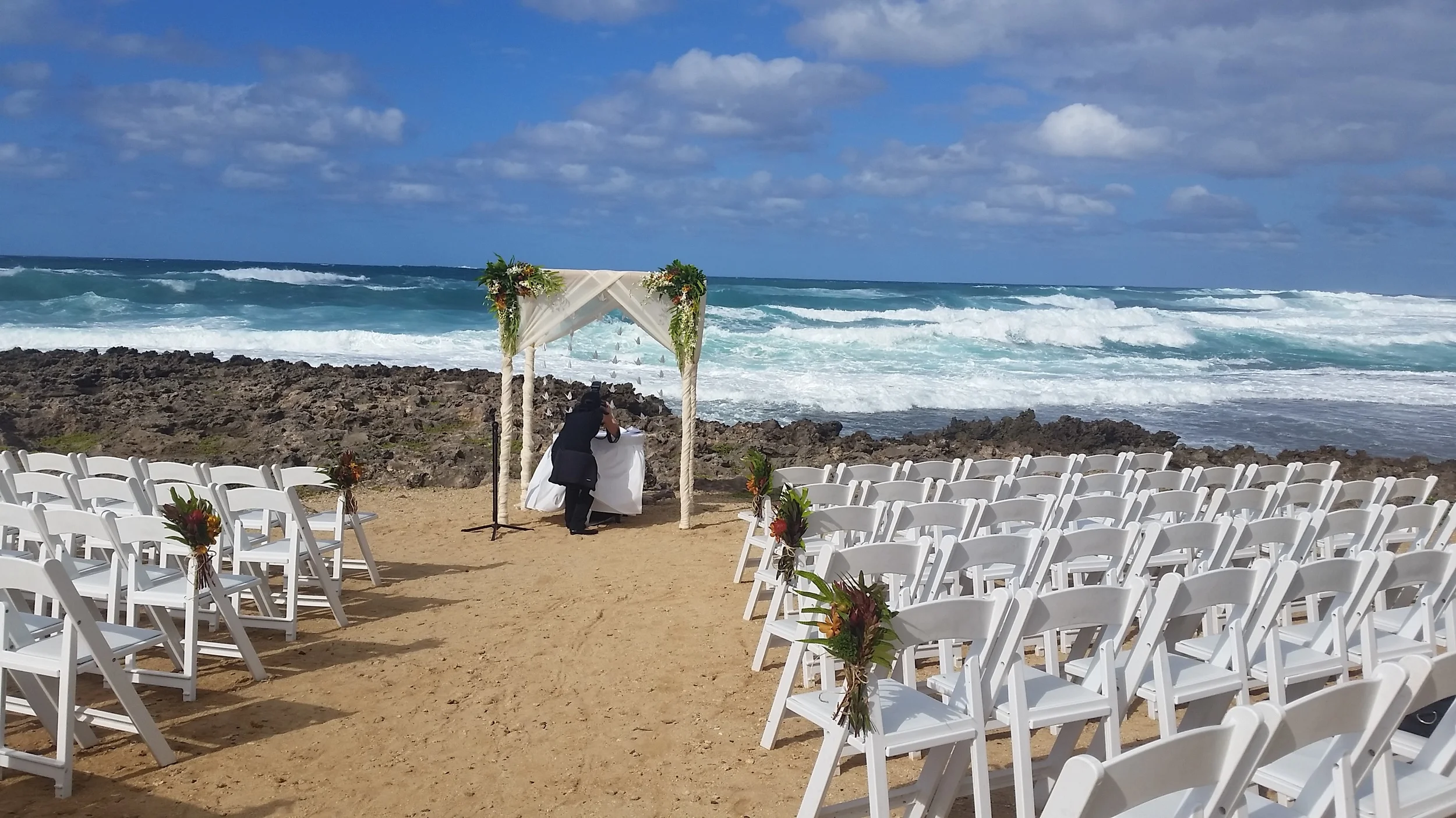 turtle-bay-resort-outdoor- ceremony