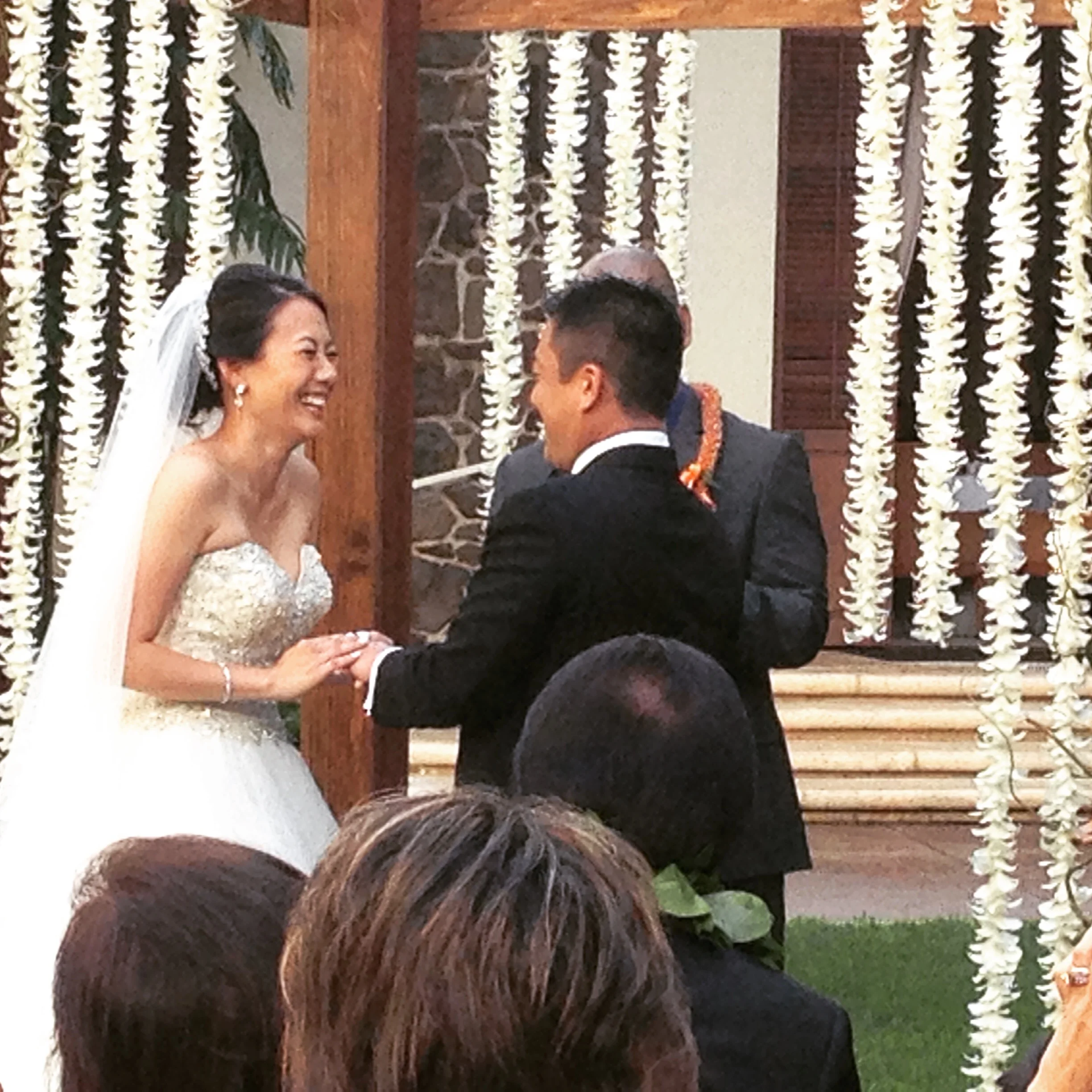 15-halekulani-courtyard-ceremony.JPG