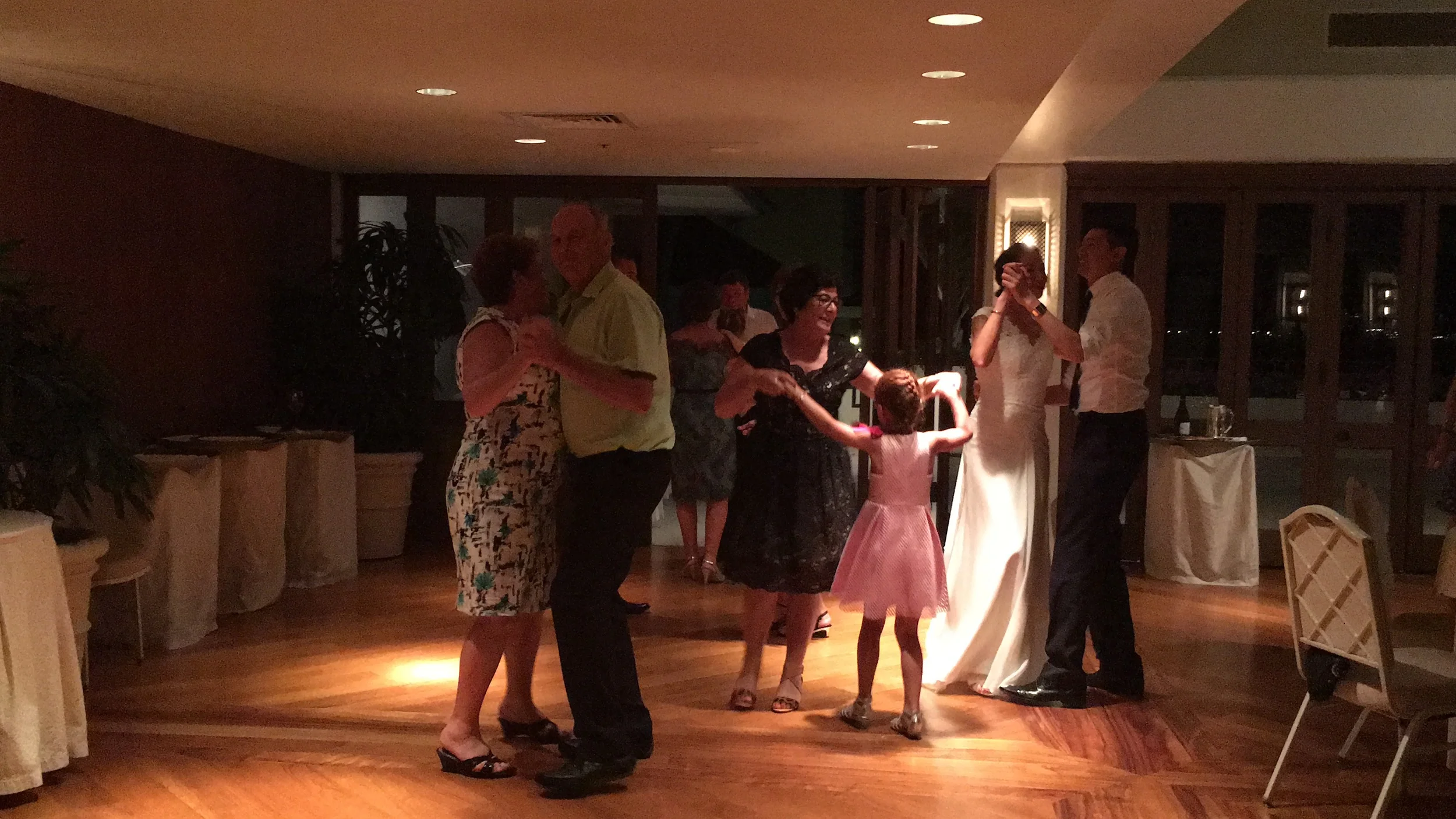 21-halekulani-hau-terrace-wedding-reception.JPG