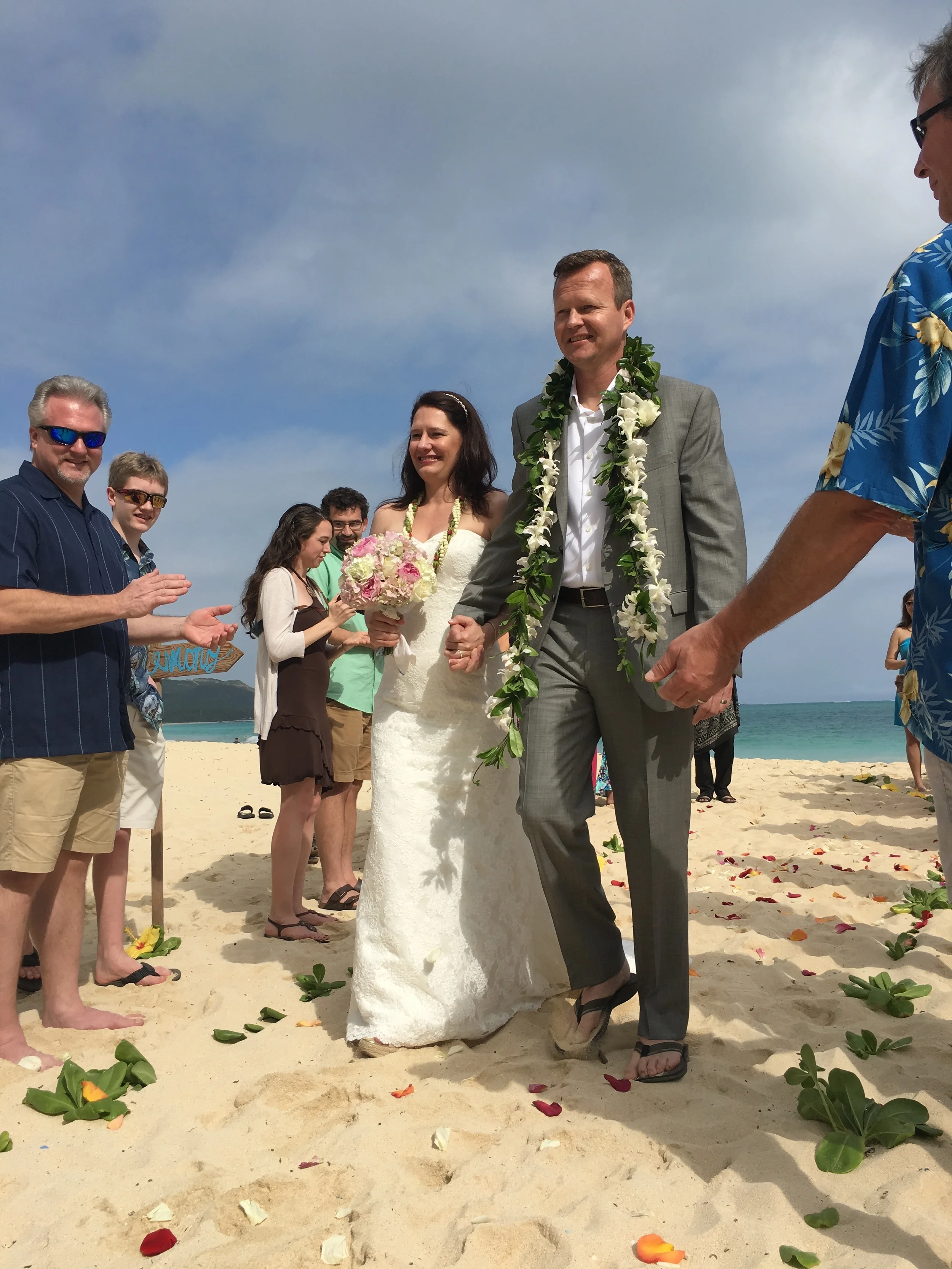 23-waimanalo-beach-ceremony.jpg