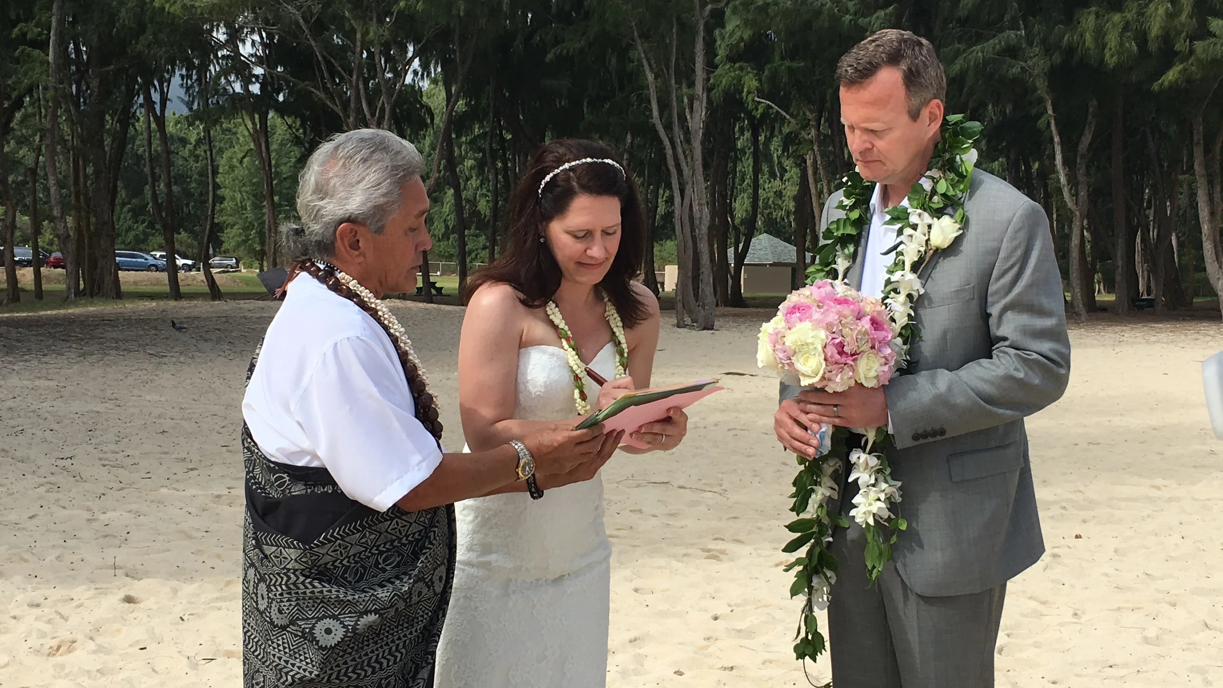 24-oahu-beach-hawaii-wedding.JPG