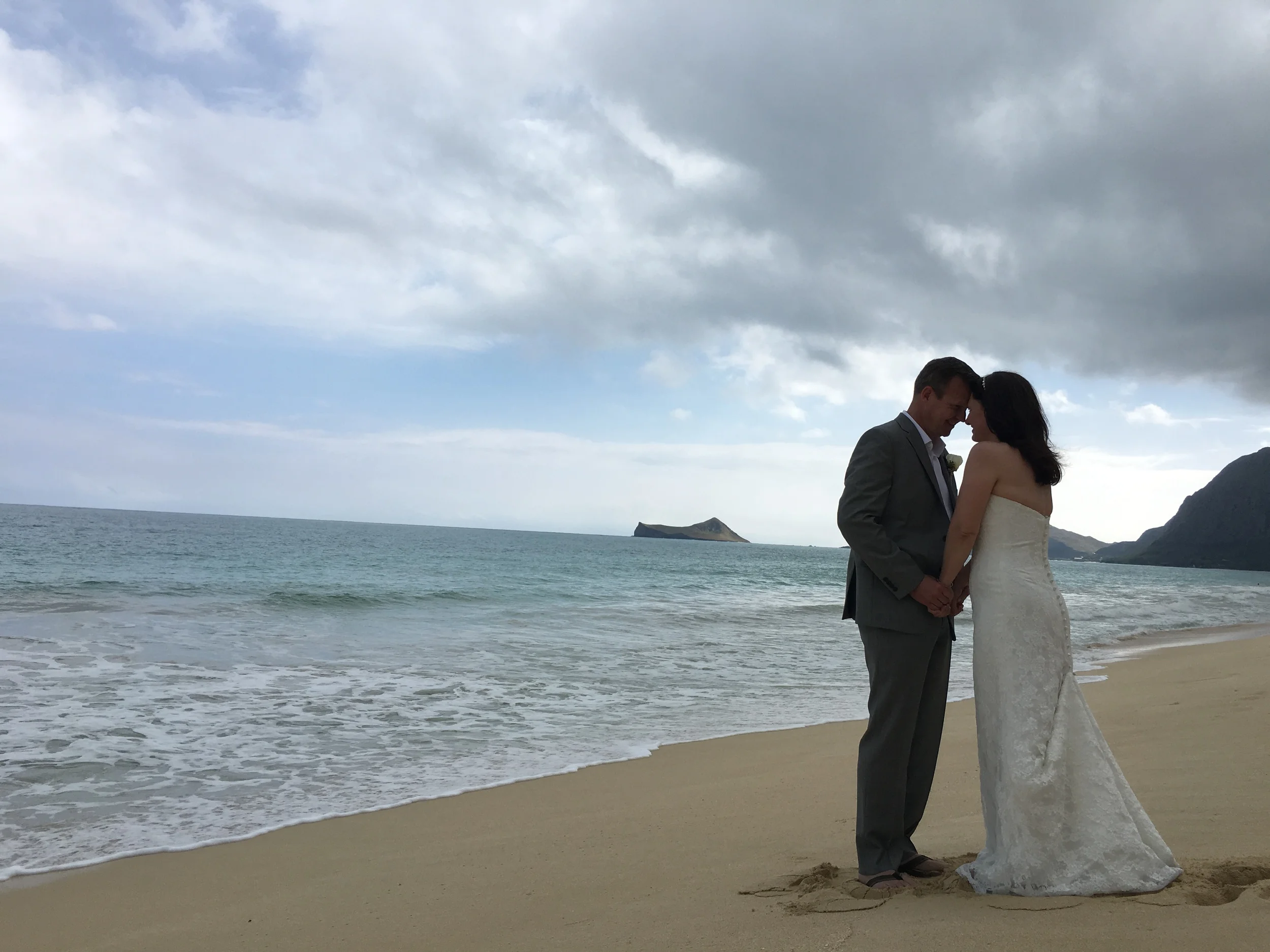 33-oahu-beach-hawaii-wedding.JPG