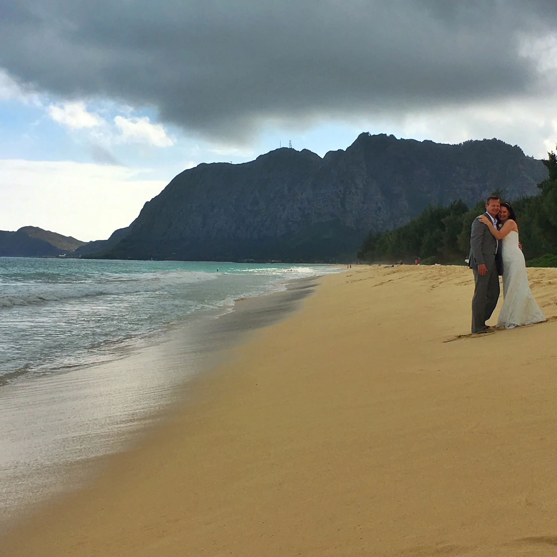 34-oahu-beach-hawaii-wedding.JPG