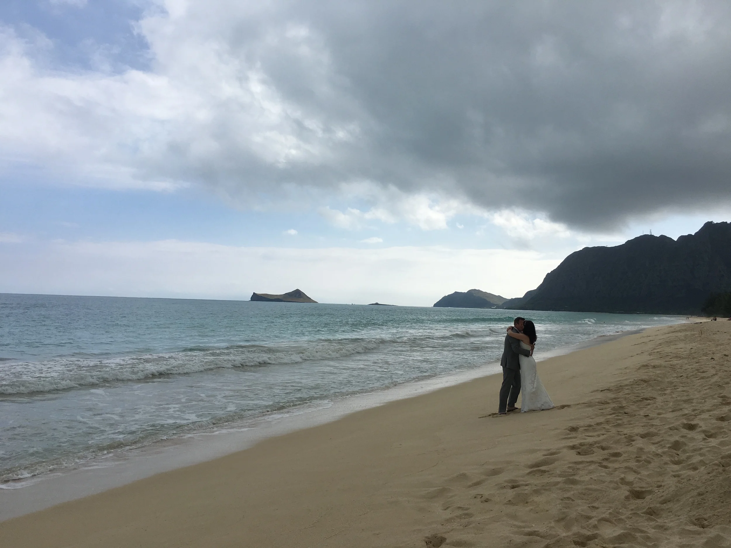 35-oahu-beach-hawaii-wedding.JPG