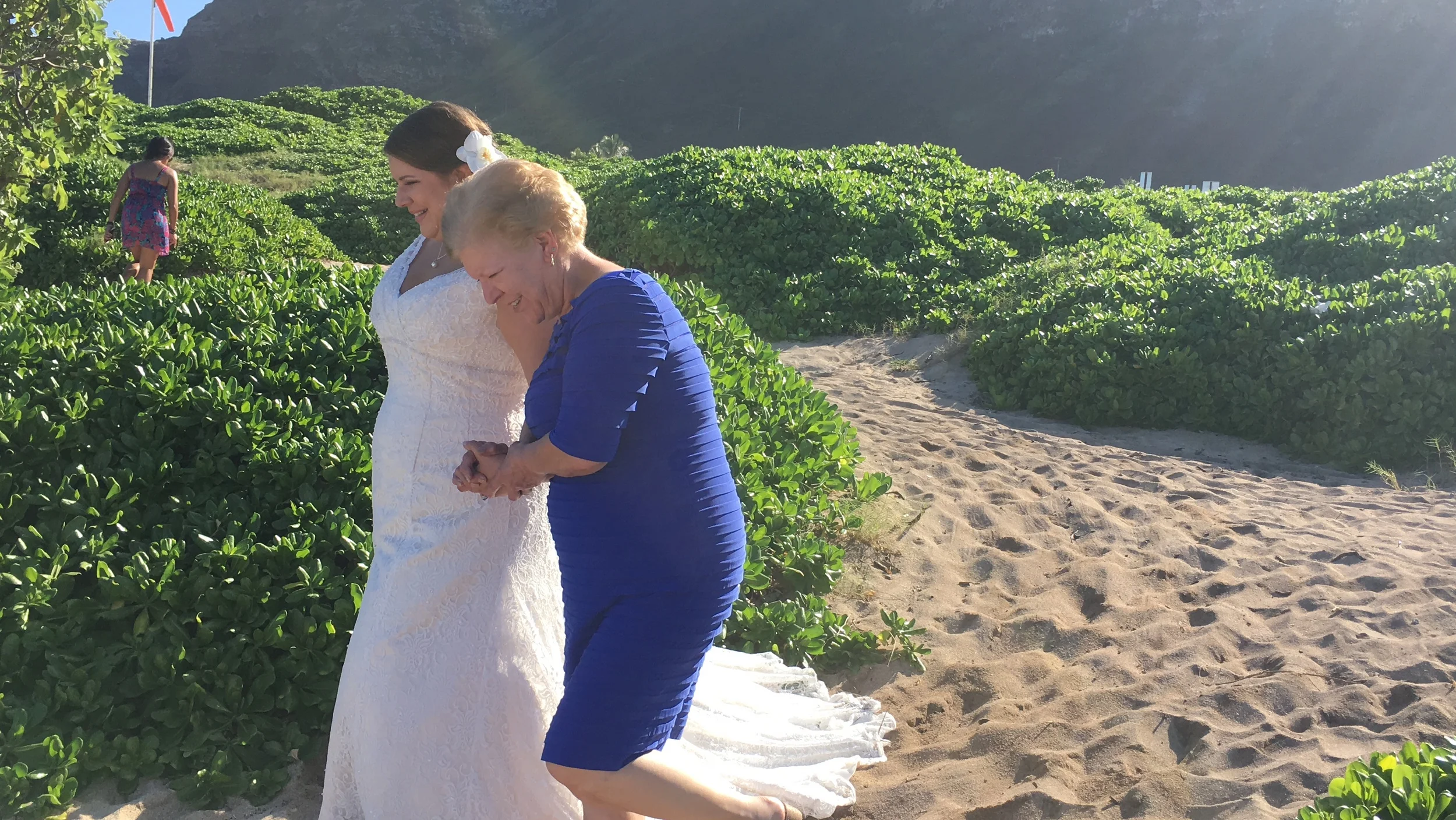 9-makapuu-beach-oahu-wedding.JPG