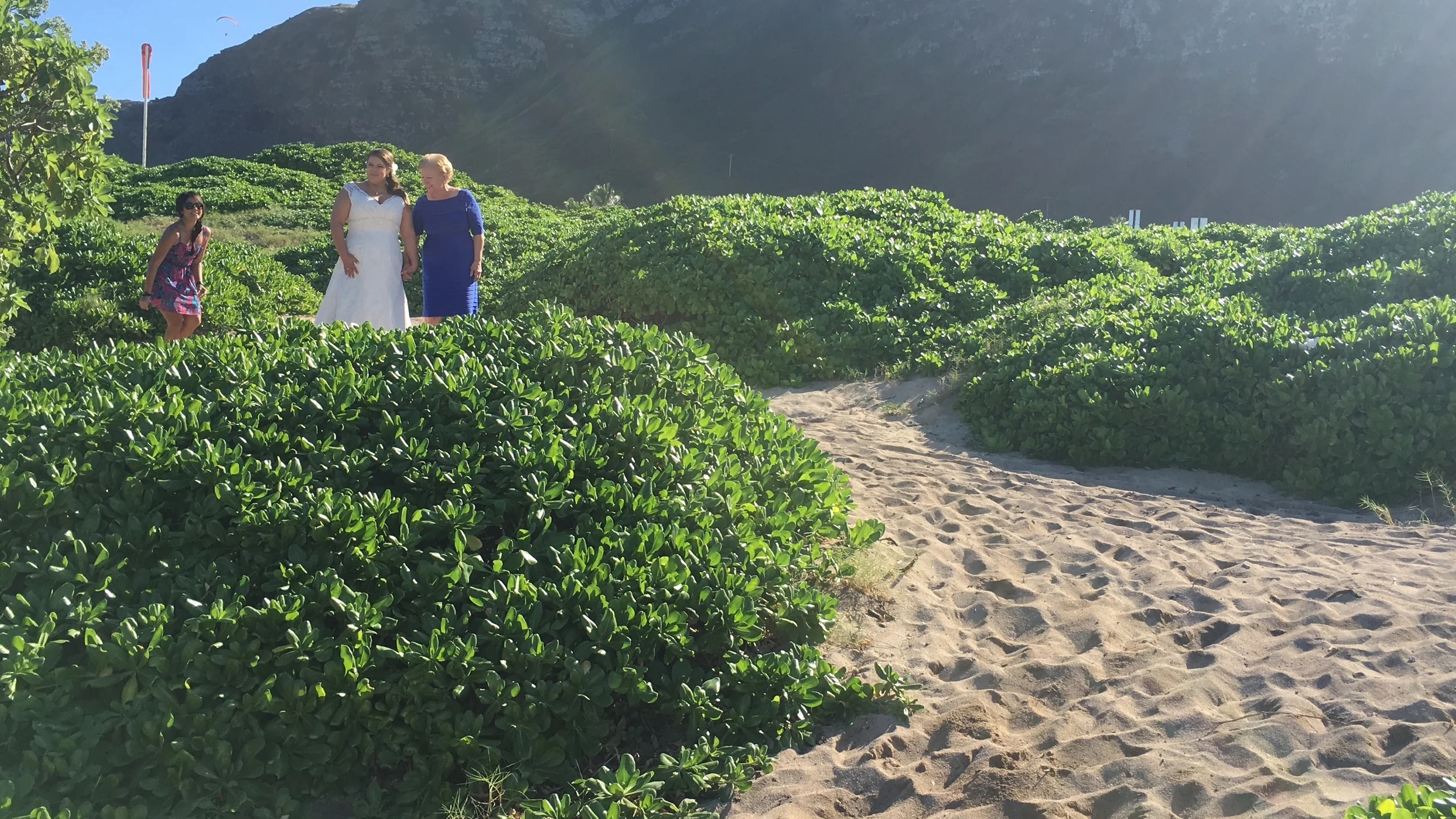 8-makapuu-beach-oahu-wedding.JPG