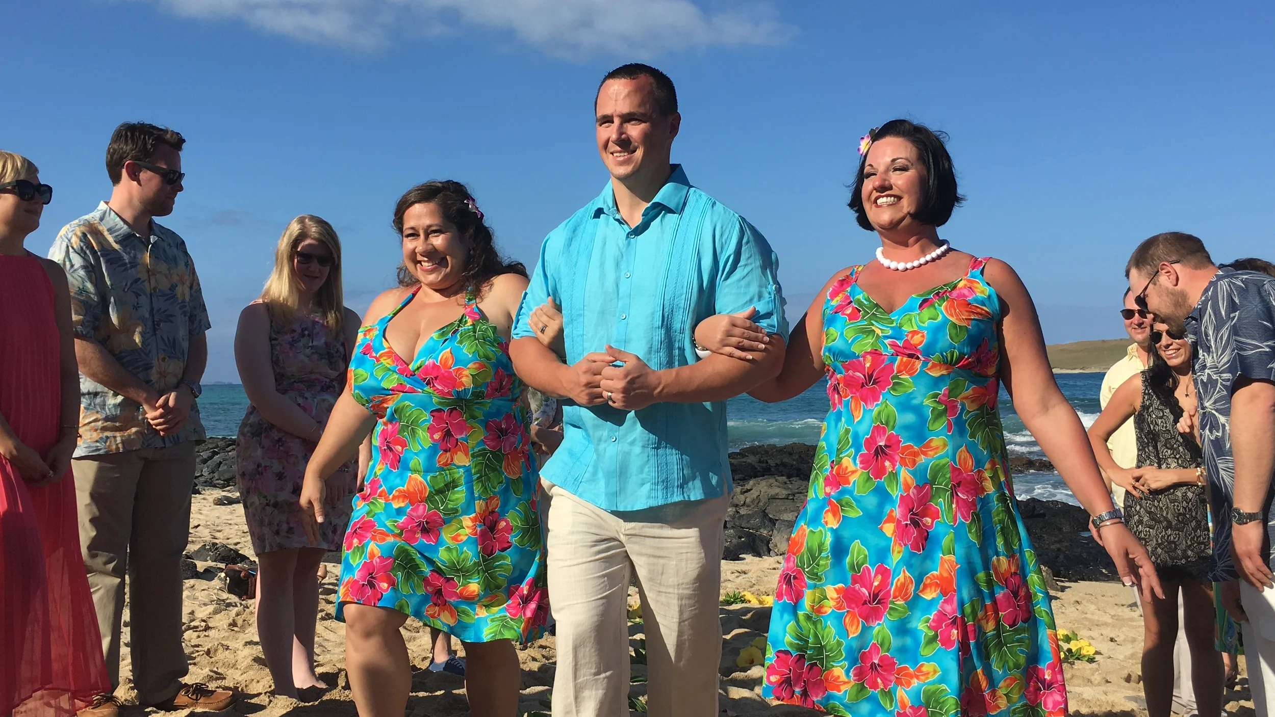 26-small-hawaii-beach-wedding.JPG