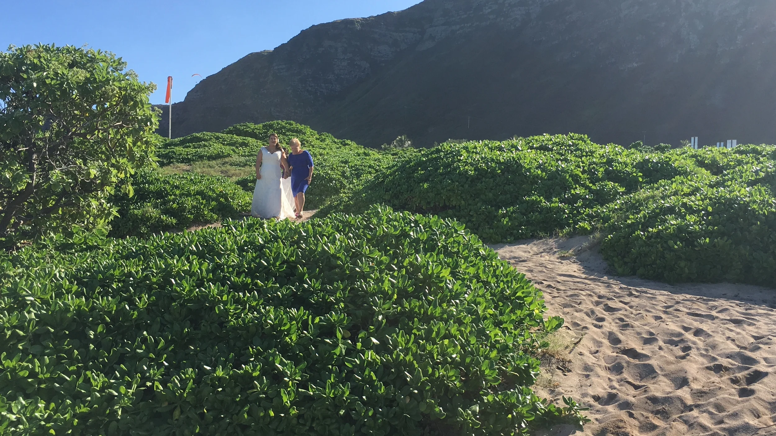 7-makapuu-beach-oahu-wedding.JPG