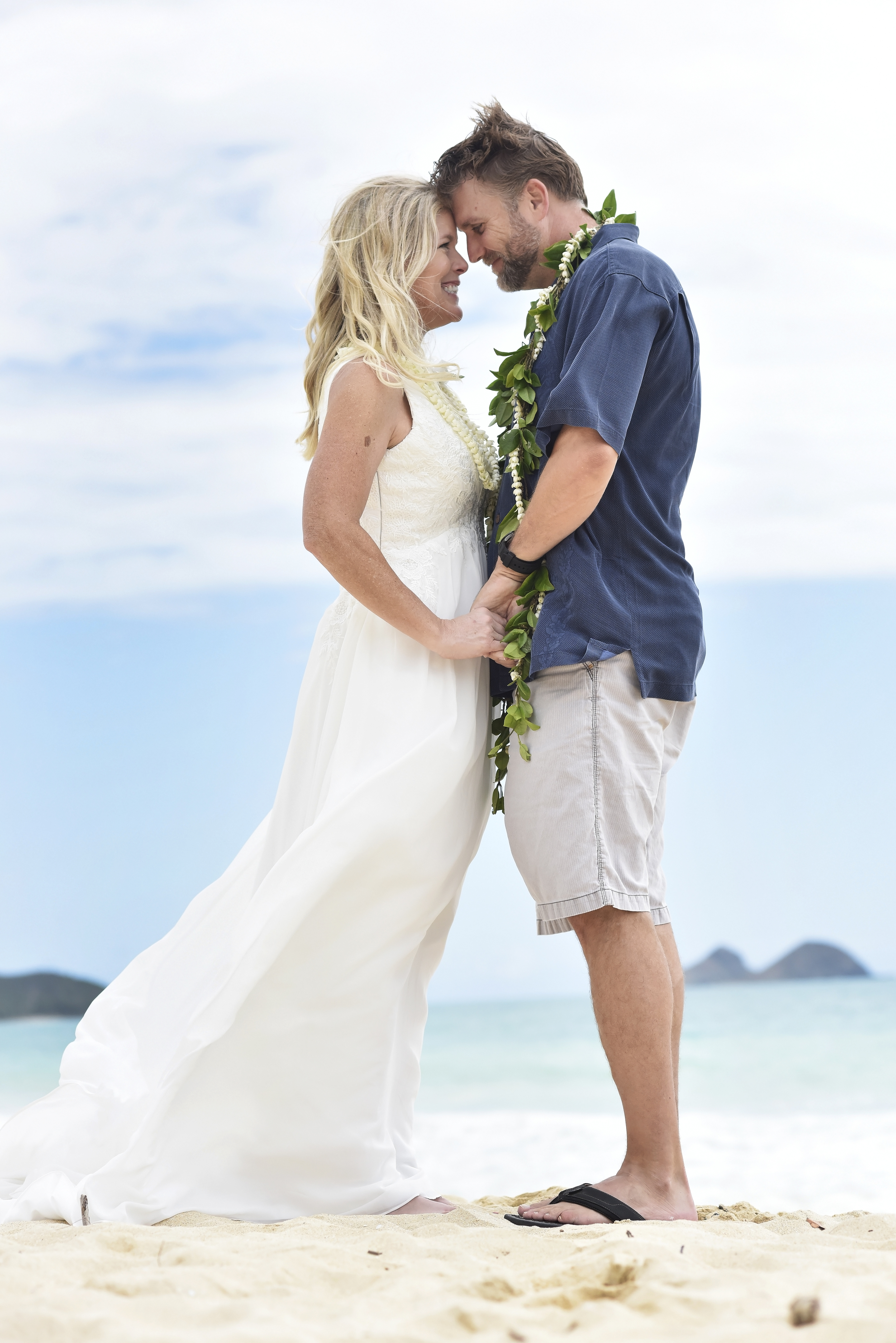 18-waimanalo-beach-wedding.jpg