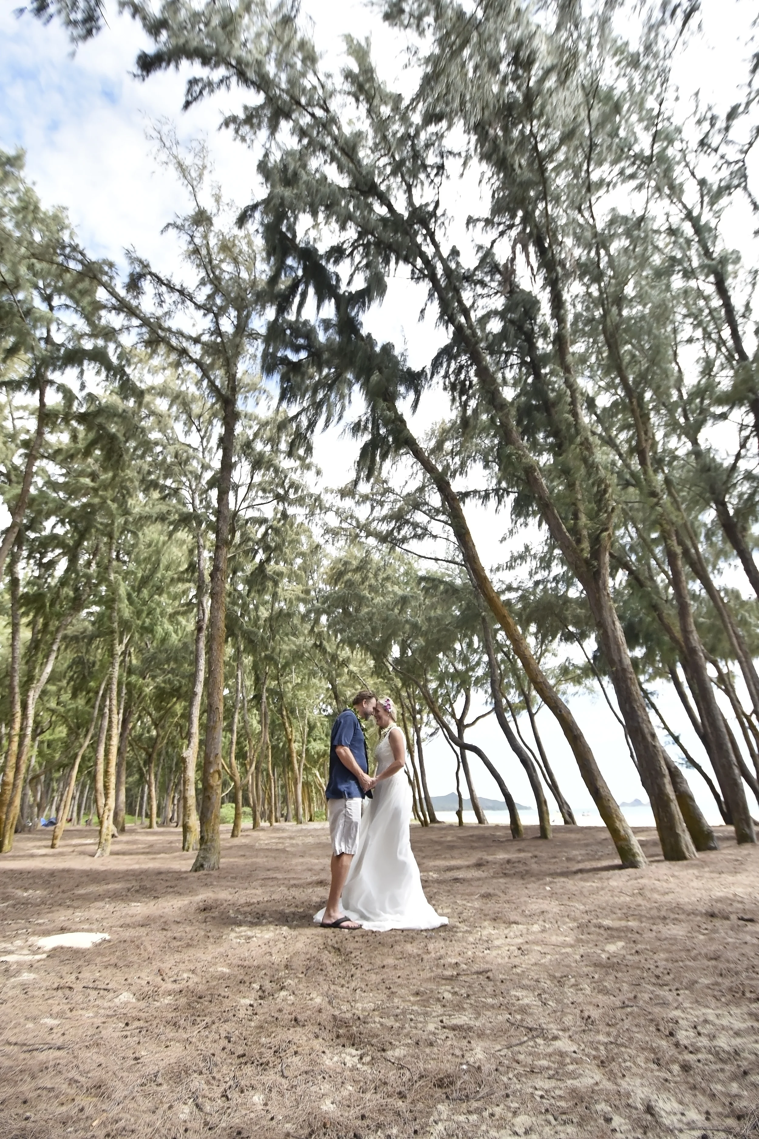 32-waimanalo-beach-wedding.jpg