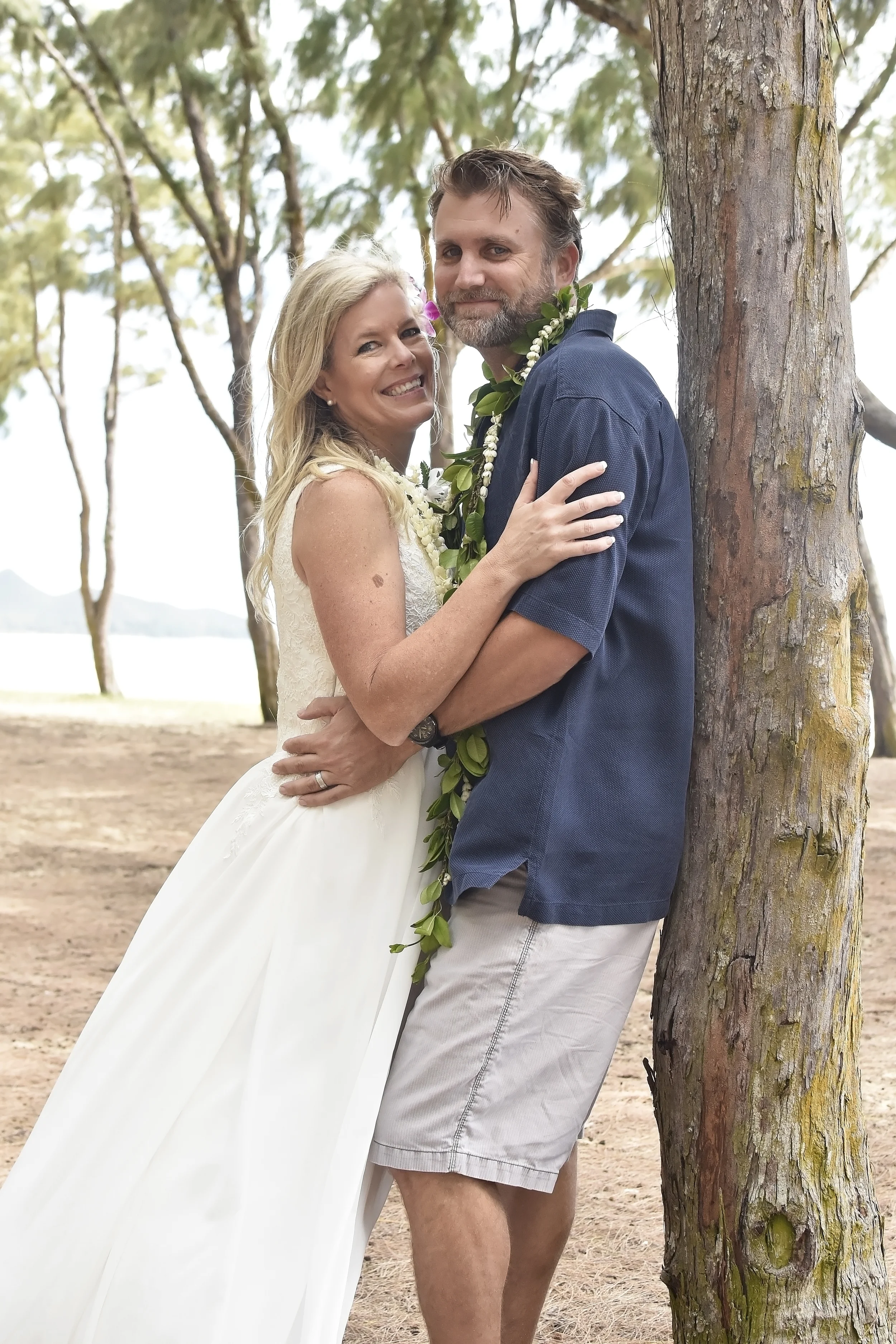 35-waimanalo-beach-wedding.jpg