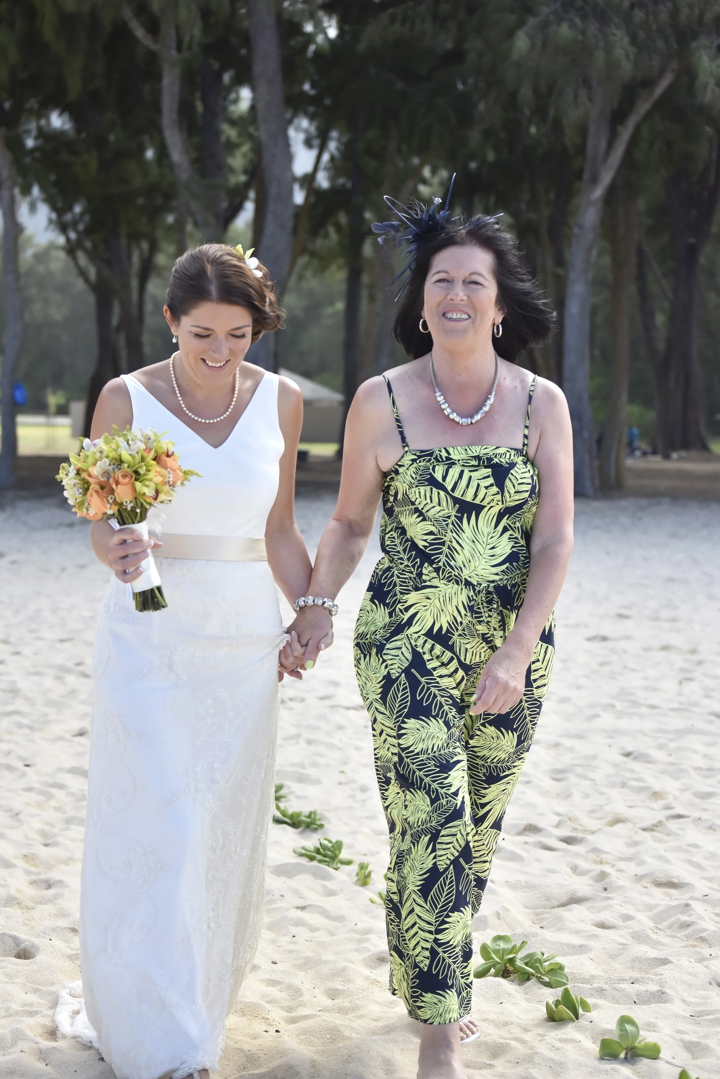 7-waimanalo-beach-wedding-hawaii.jpg