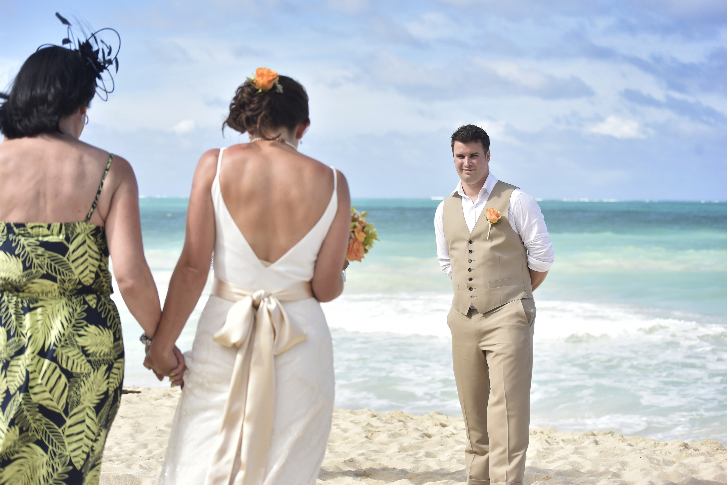 8-waimanalo-beach-wedding-hawaii.jpg