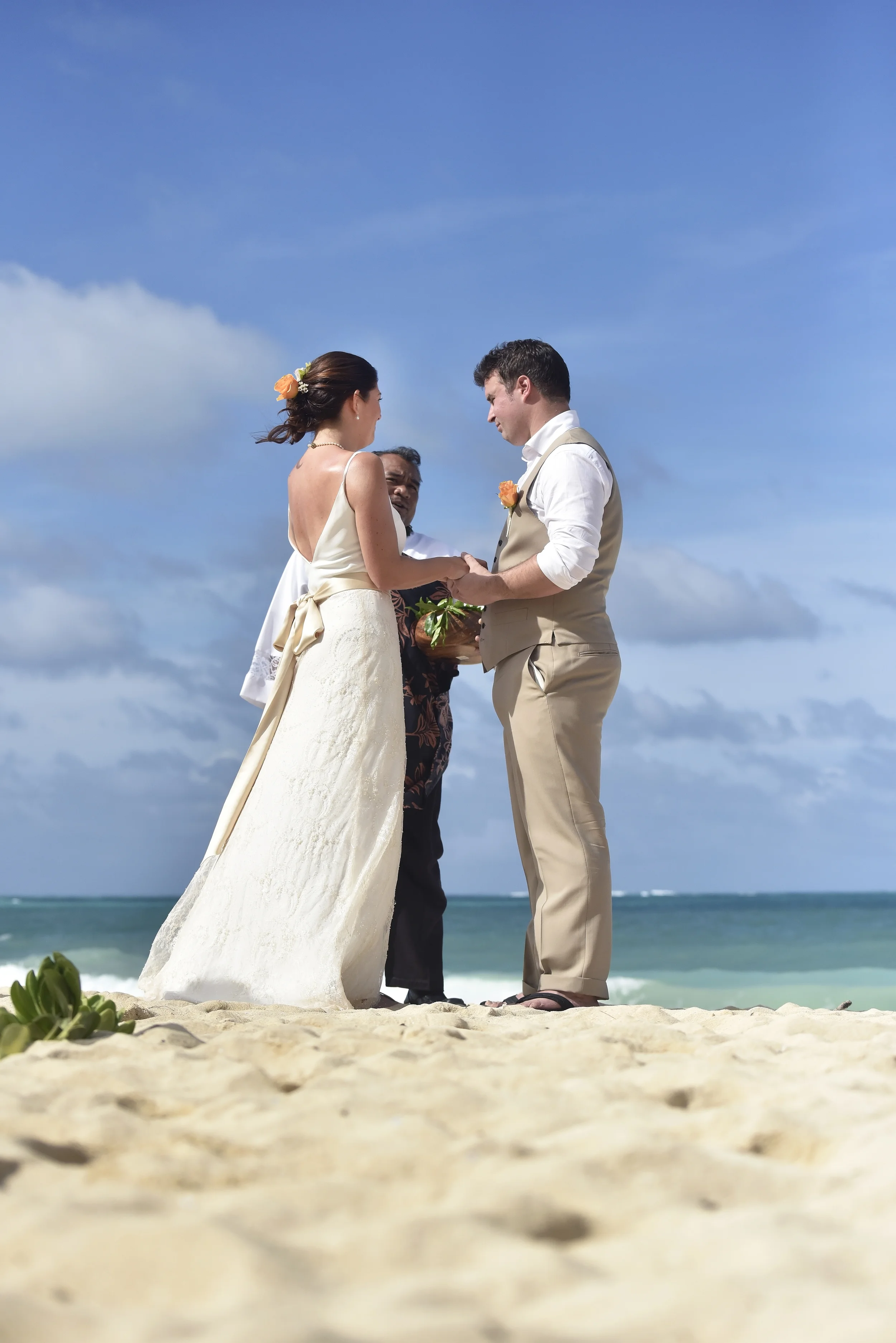 14-waimanalo-beach-wedding-hawaii.jpg