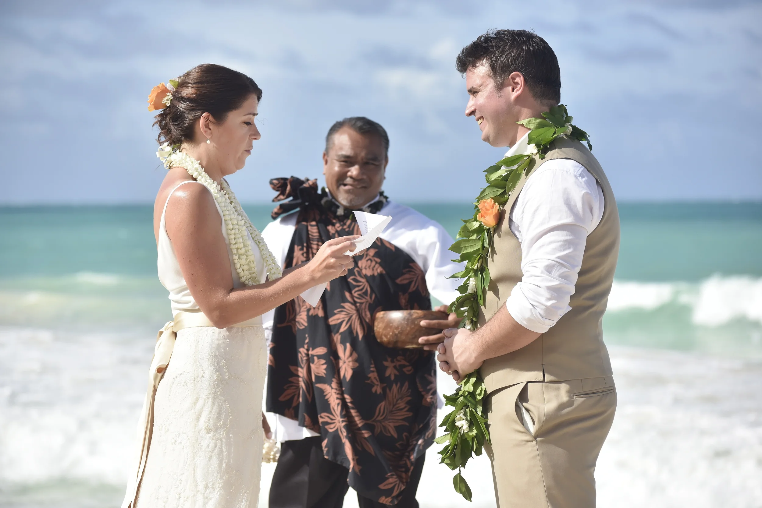 18-waimanalo-beach-wedding-hawaii.jpg